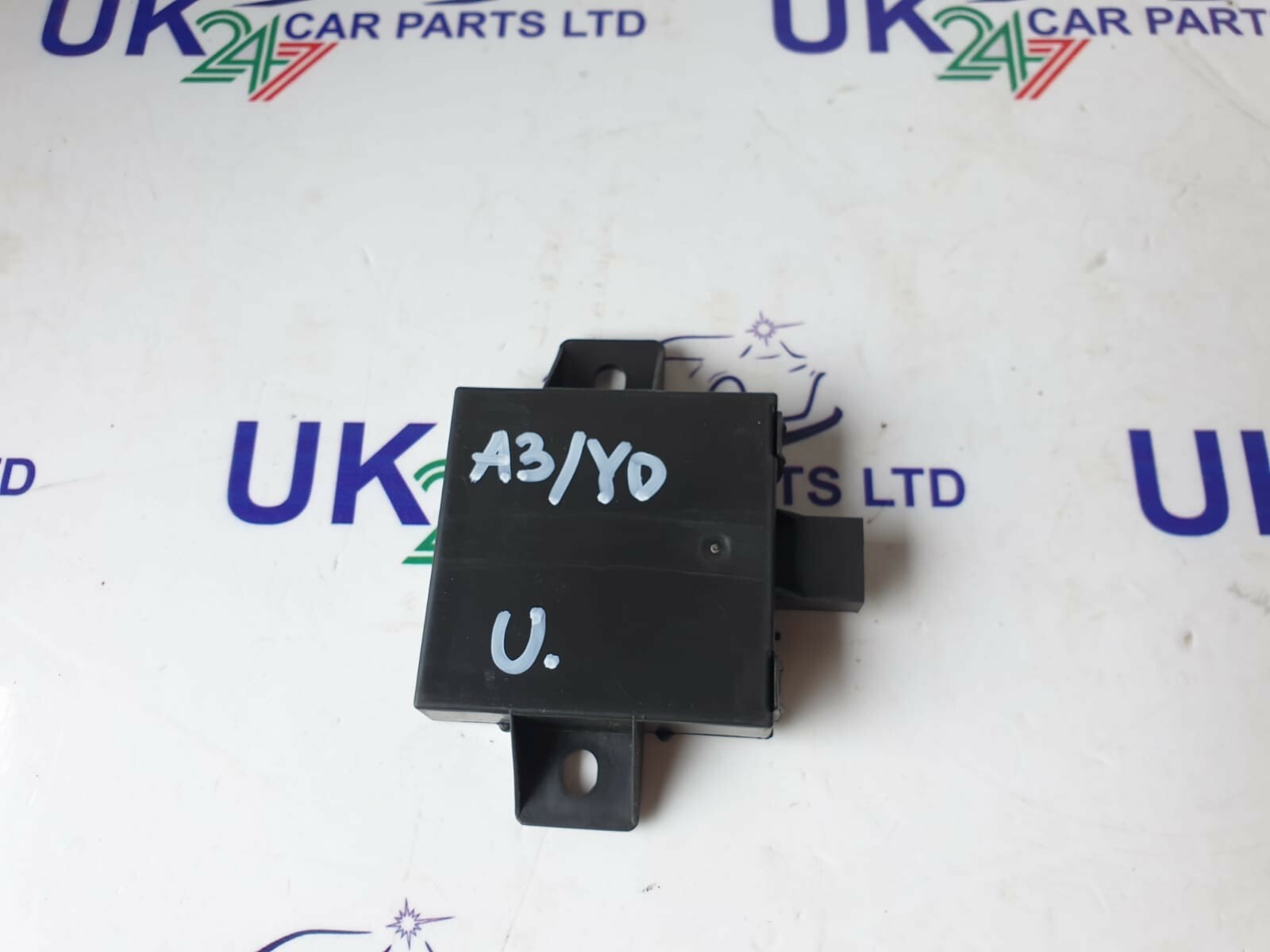 AUDI A3 8P1 8PA 04-08 ANTI THEFT ALARM CONTROL MODULE 1K0907719C  1K0 907 719 C