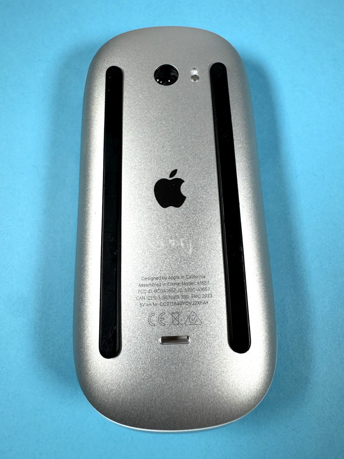 Apple Magic Mouse 2 Model A1657 Rechargeable Bluetooth Wireless Lightning White