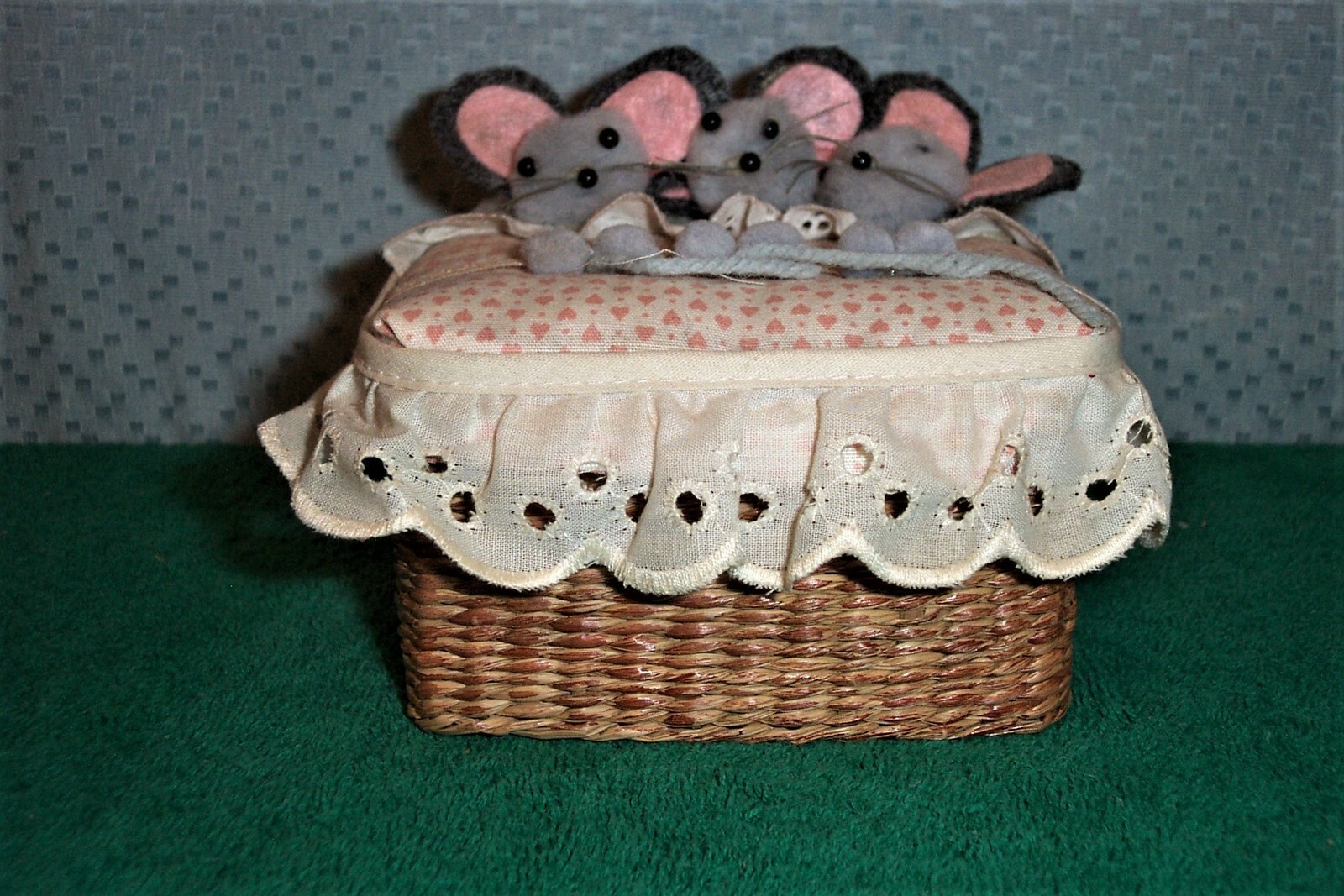 CUTE 4" x 4" THREE MICE TRINKET BASKET top HAND CRAFTED