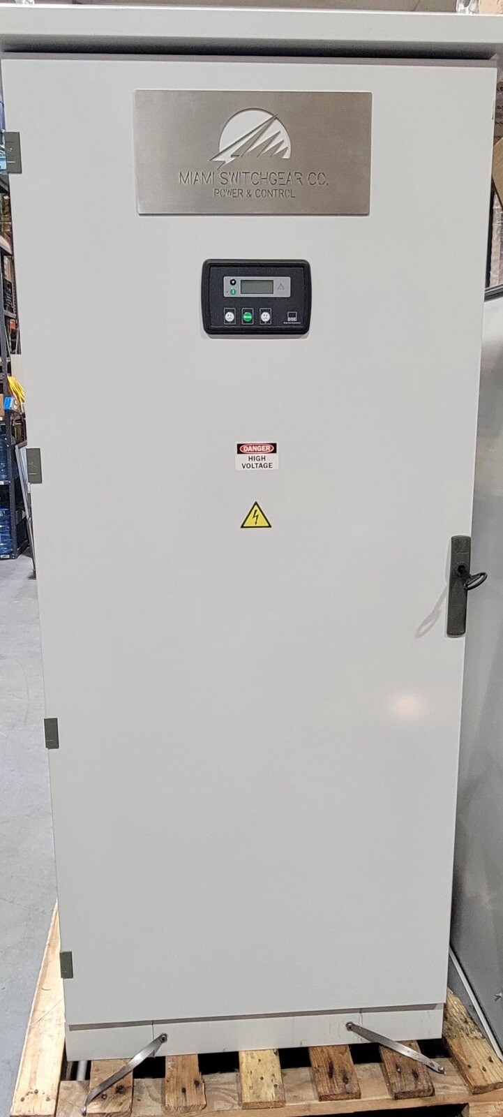 2000 AMP AUTOMATIC TRANSFER SWITCH 3P 277/480V 60Hz 24Vdc XE1T3220005H624 NEW