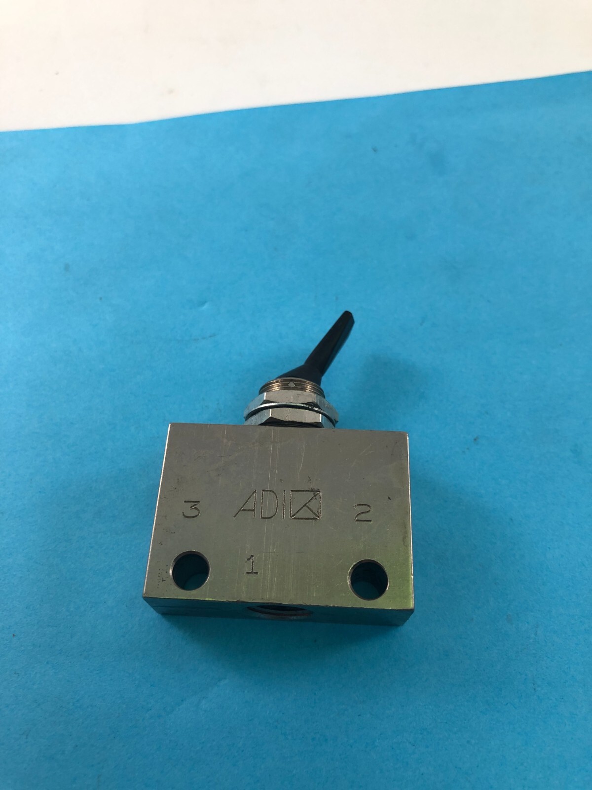 Norgren/Pneumadyne CO40501 Valves: 1/8"npt fully Ported 3-way NC 0405 01 JF