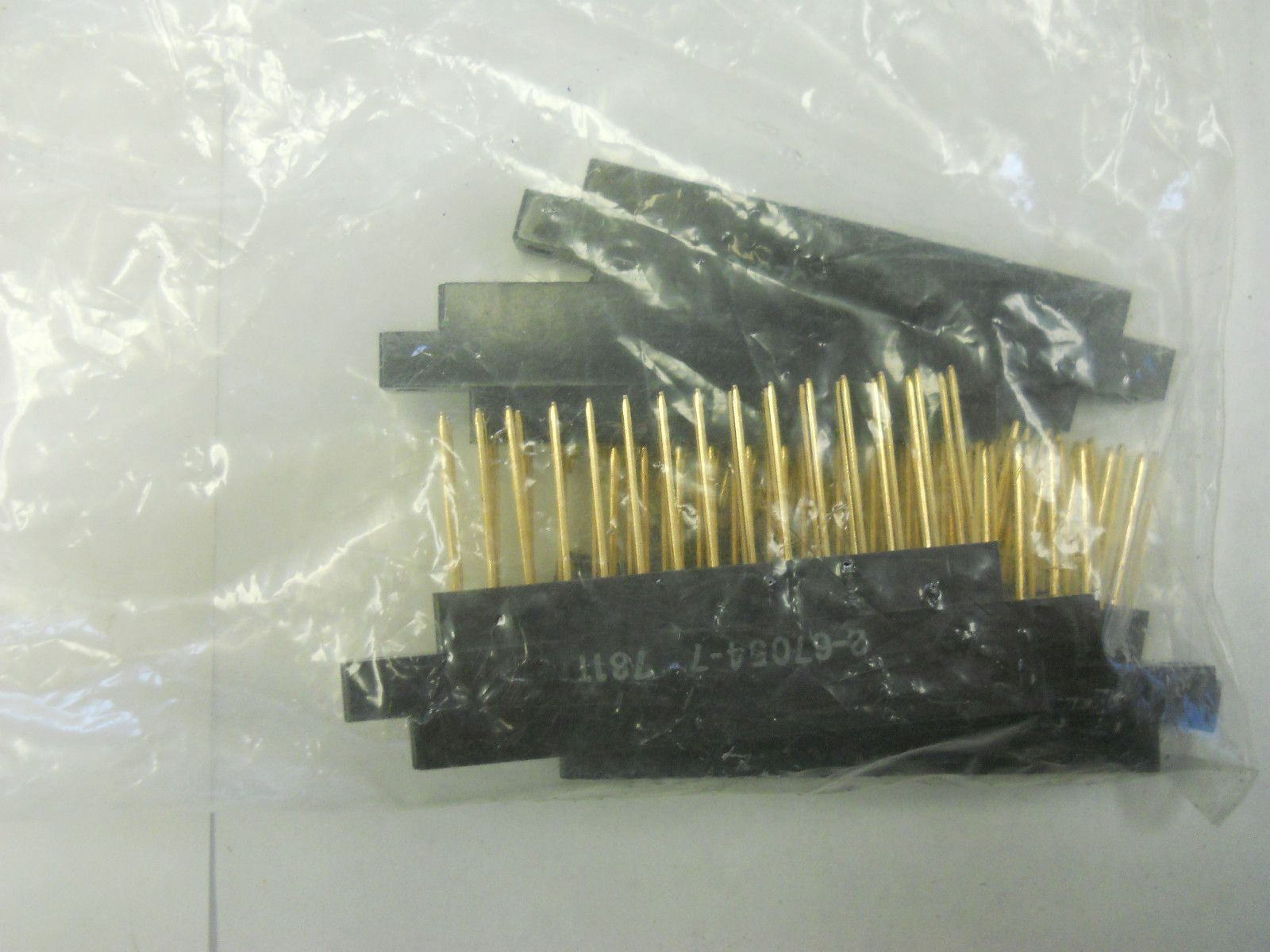 LOT OF FIVE I/O CONNECTORS 30 POSITION 2-67054-7 7811