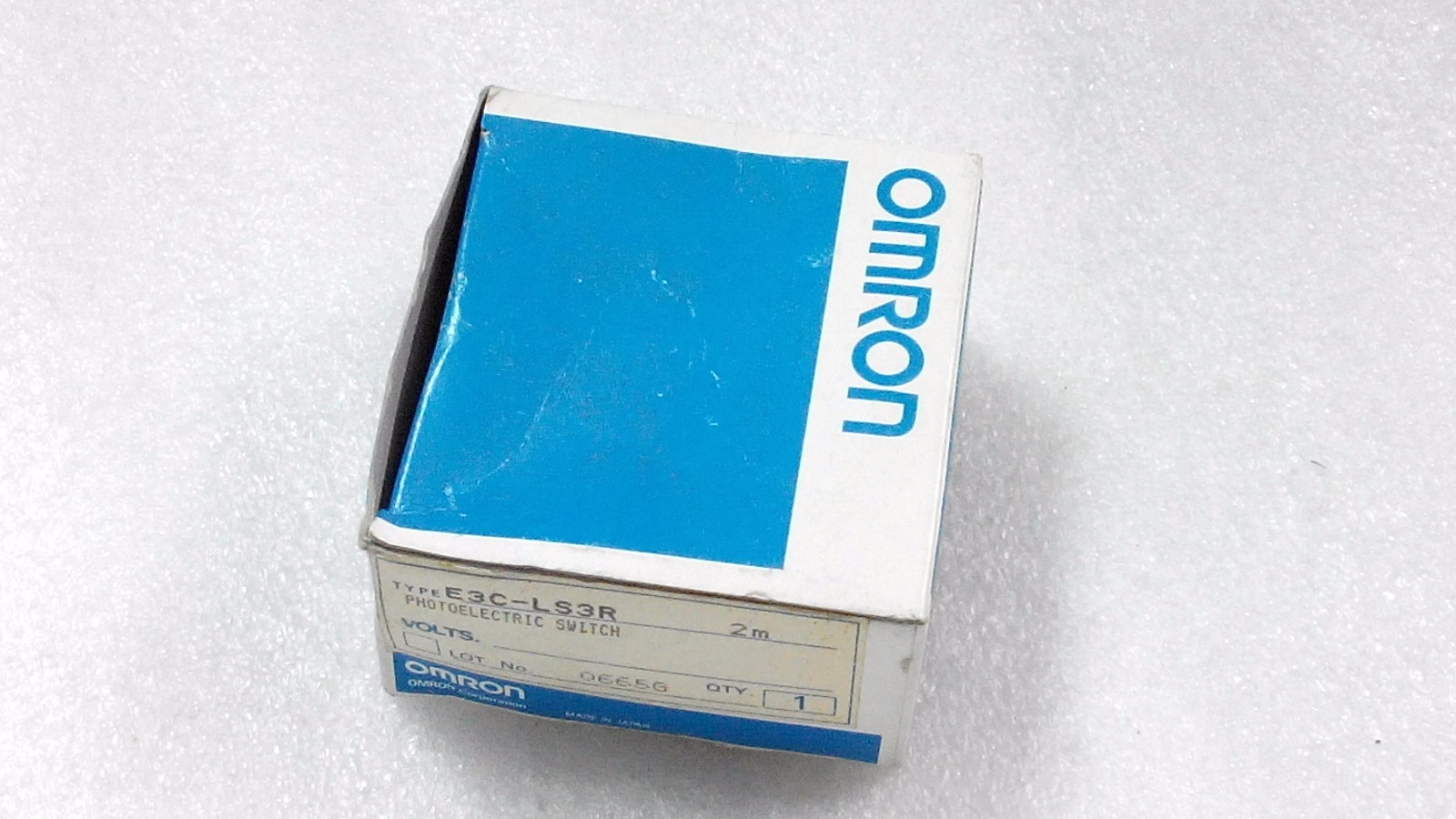 OMRON E3C-LS3R SENSOR (2pcs 1lot )