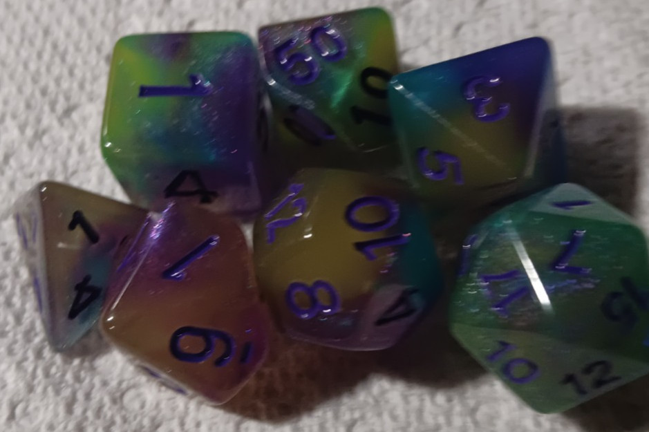 DND Dice Glow In The Dark. Tri-Color Glitter. 7 pc set. with Spider bag.  #95