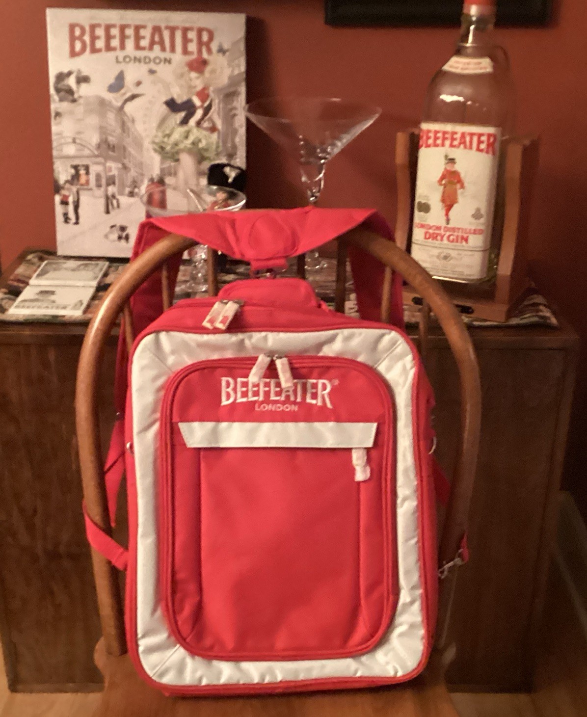 Beefeater logo Backpack with detachable straps