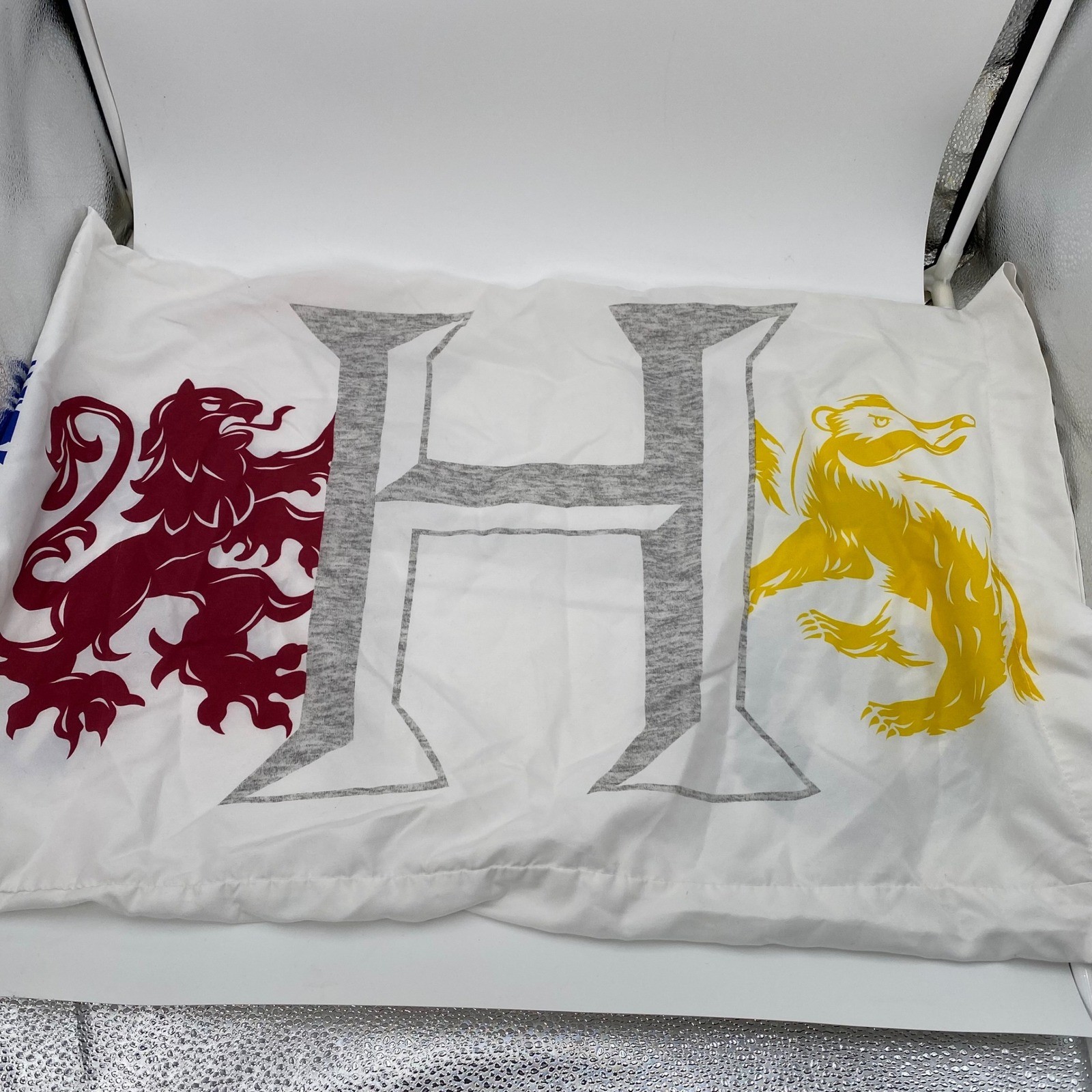 Harry Potter Hogwarts Houses Crests Pillowcase 2 sided Lot of 2 White Polyester