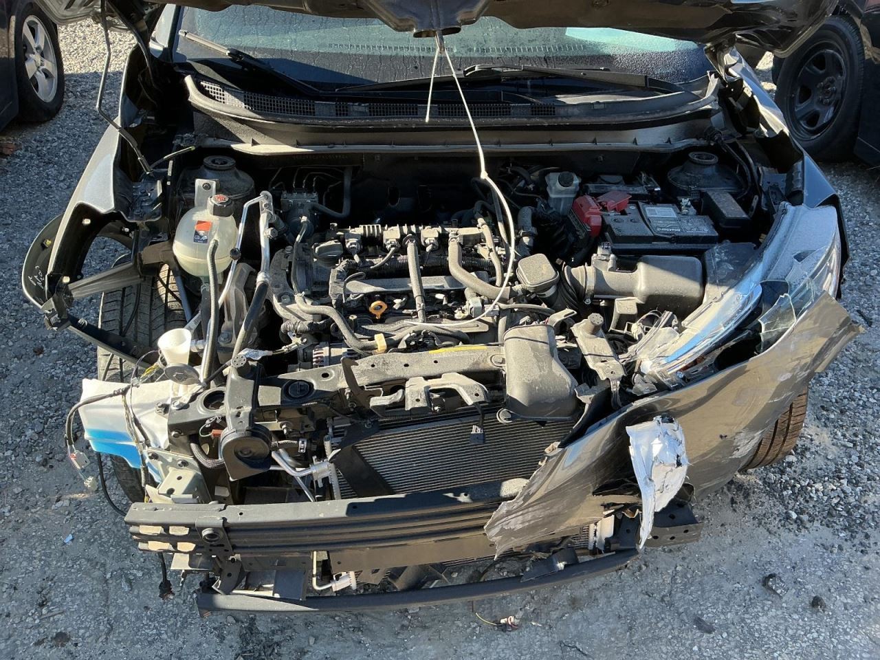 KICKS 2019 Glove Box 4926521