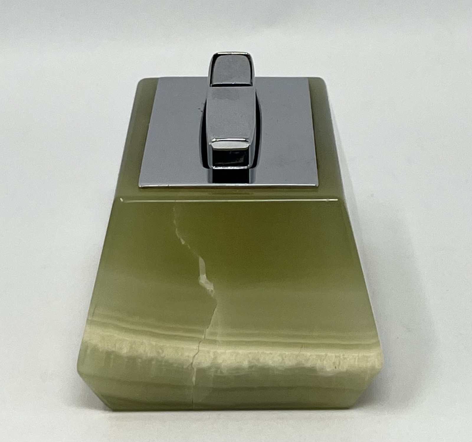 Consul Onyx Desktop Lighter