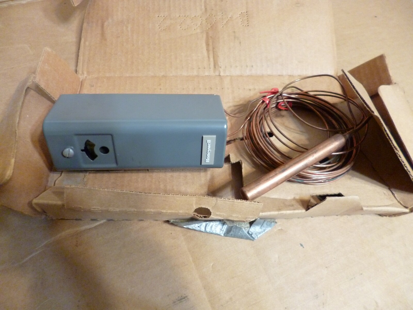 NOS HONEYWELL T678B1006 DUAL BULB CONTROLLER TWO STAGE TWO SWITCH 70-140F