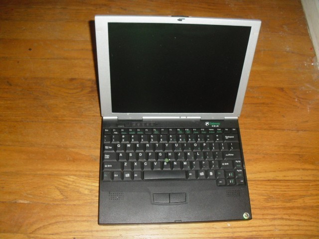 VINTAGE COLLECTABLE 12.1" GATEWAY Solo 3100 PENTIUM  Laptop, AC Adapter.6Gb HD