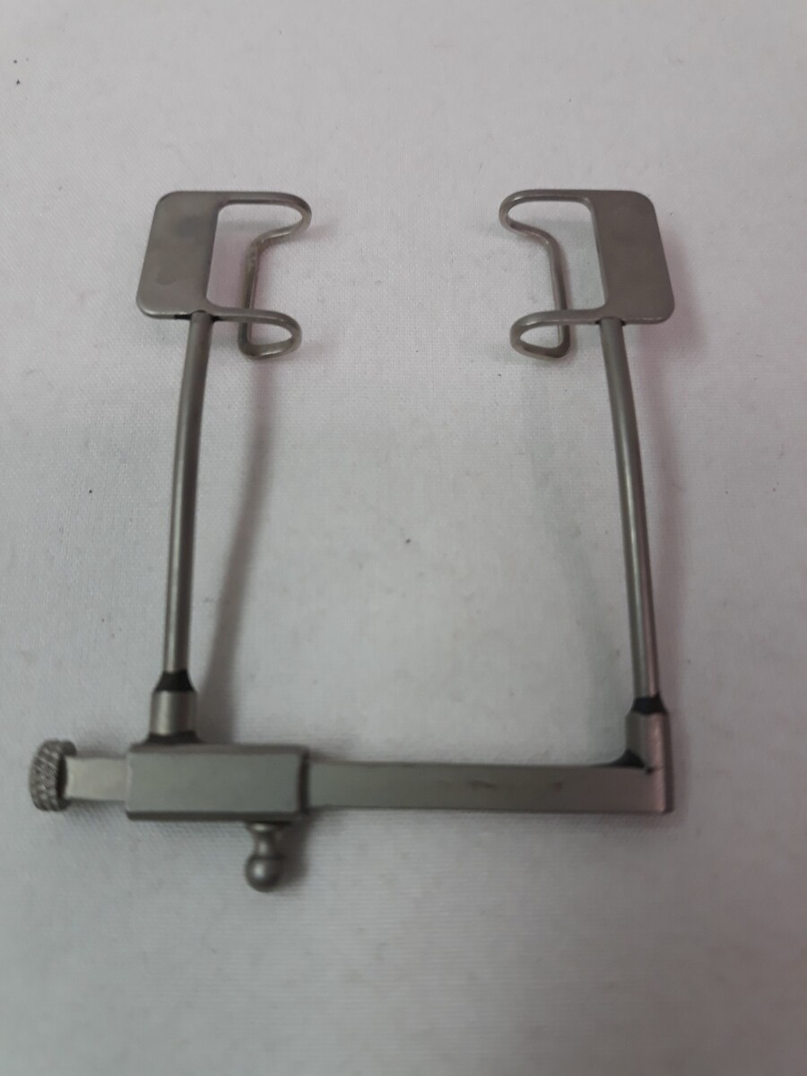 STORZ 77 Fenestrated Cook Eye Speculum Stainless 15mm Blades