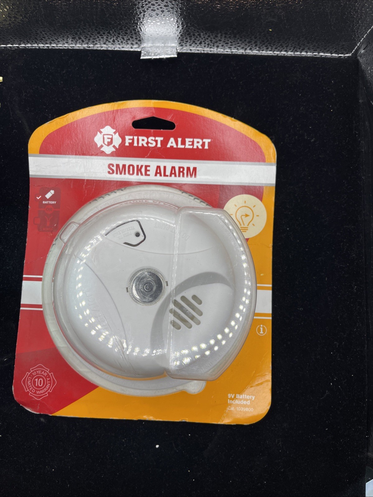 ⭐️First Alert 1039800 Battery-Powered Ionization Smoke Detector w/ Escape Light