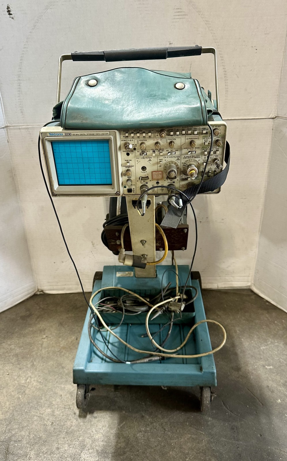 Tektronix 2230 100MHz Digital Storage Oscilloscope K212 Portable Instrument Cart