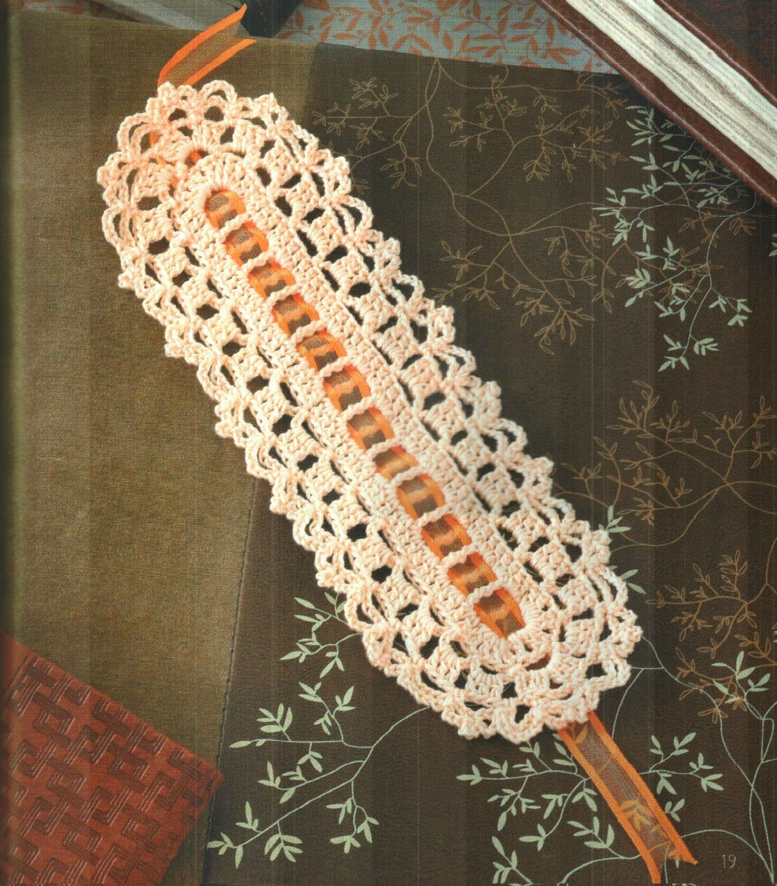 USED THREAD BOOKMARKS 10 CREATIVE DESIGNS DIGEST SIZE CROCHET PATTERN BOOK