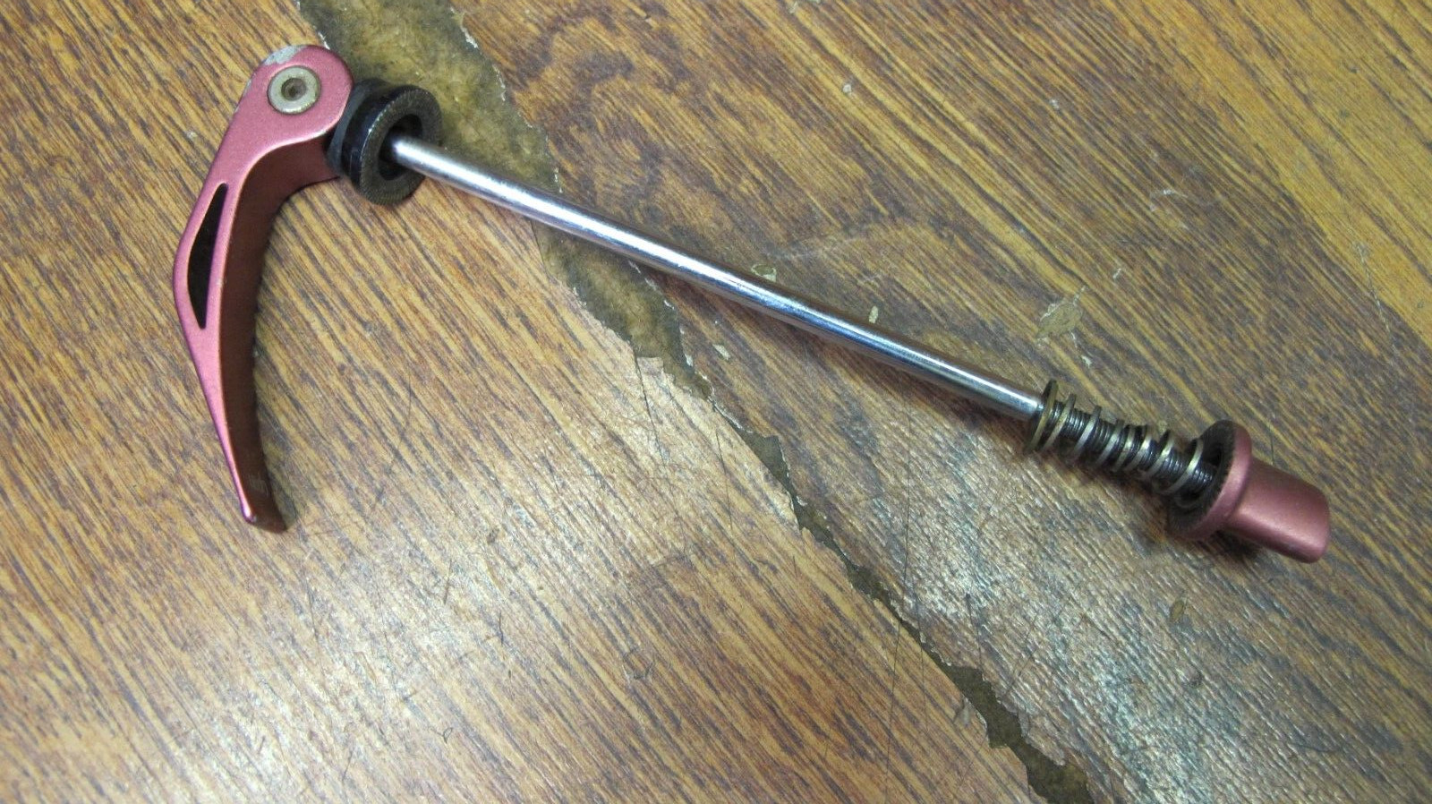 VINTAGE ROLF QUICK RELEASE FRONT WHEEL SKEWER - RED