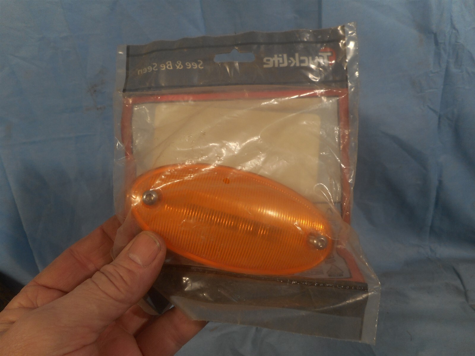 Navistar Truck-Lite International Oval Cab Marker Lamp Part# 3529900C98 NEW
