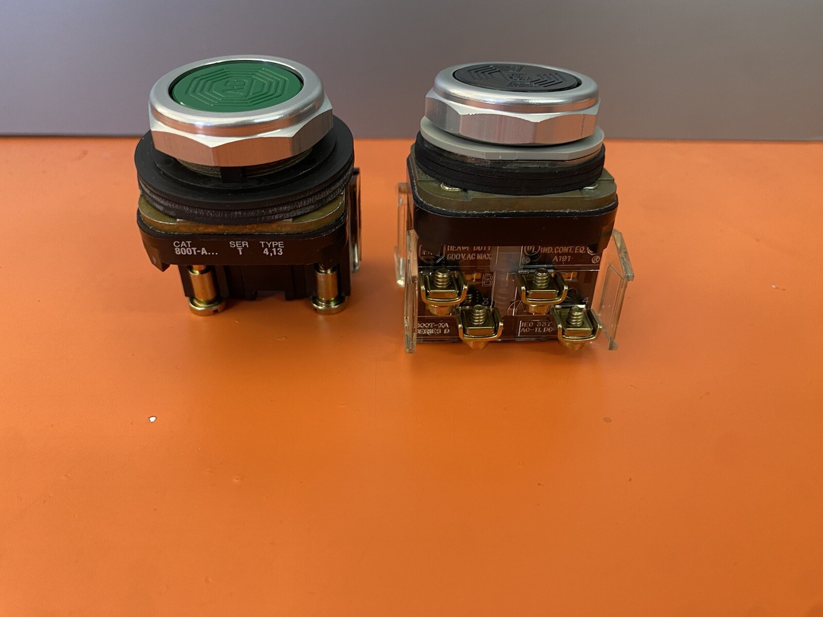 Allen Bradley Red/Black Push Button Switch 800T-XA Qty 2