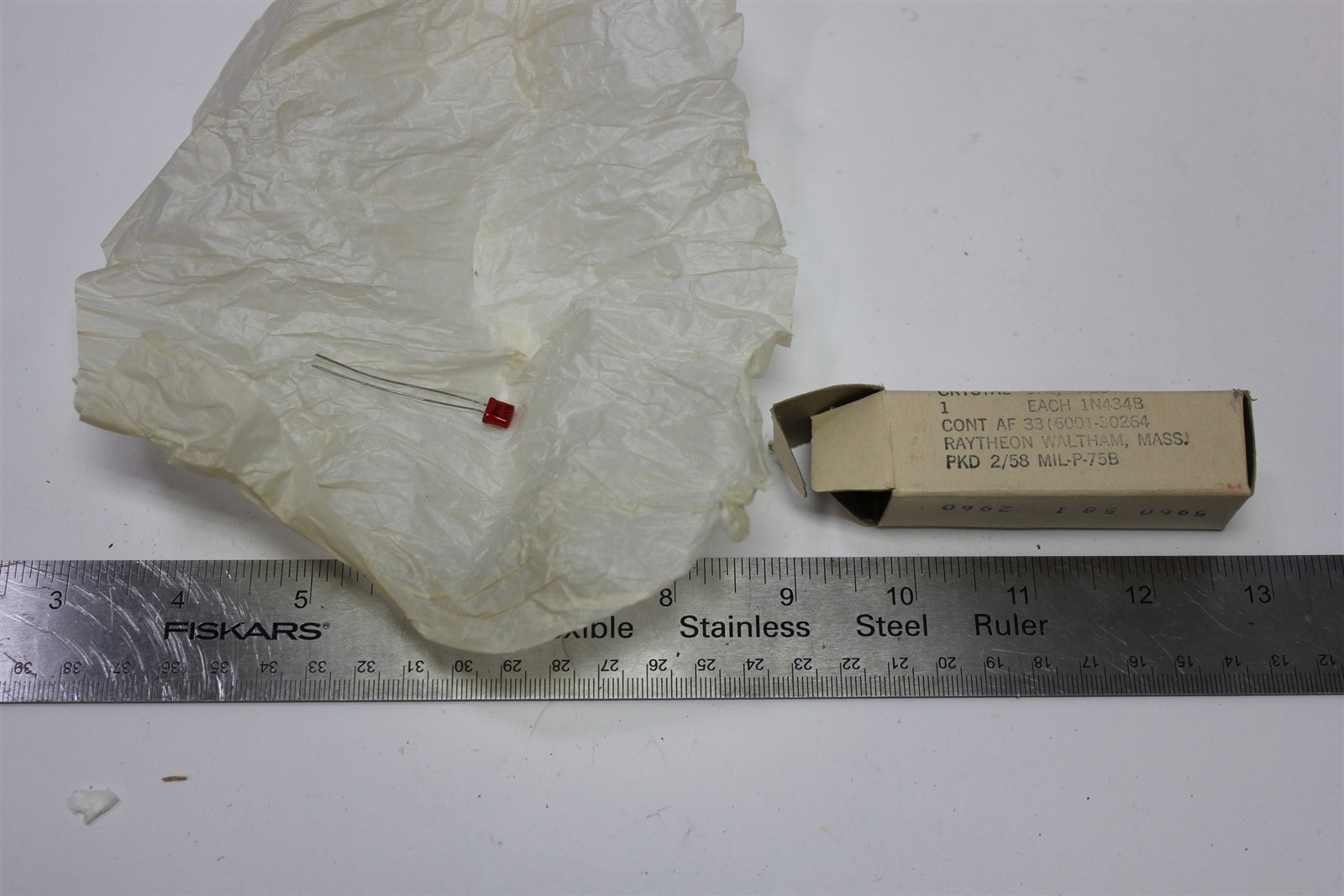 UNUSED VINTAGE 1958 RAYTHEON CRYSTAL UNIT DIODE SILICON JUNCTION 1N434B RARE