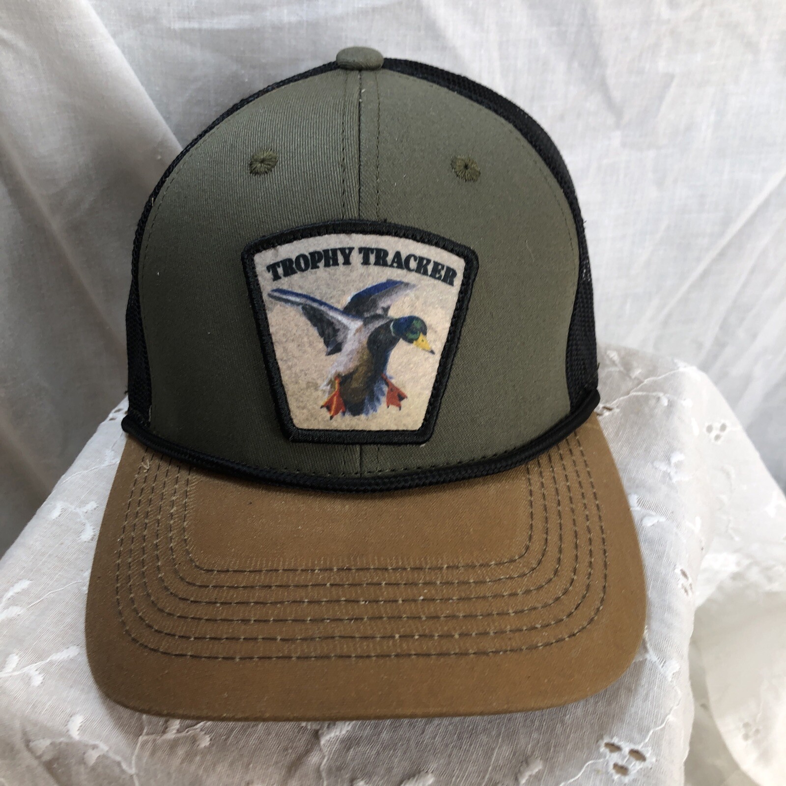 NWT Trophy Tracker Mesh Truckers Cap Hat Adjustable - DUCK
