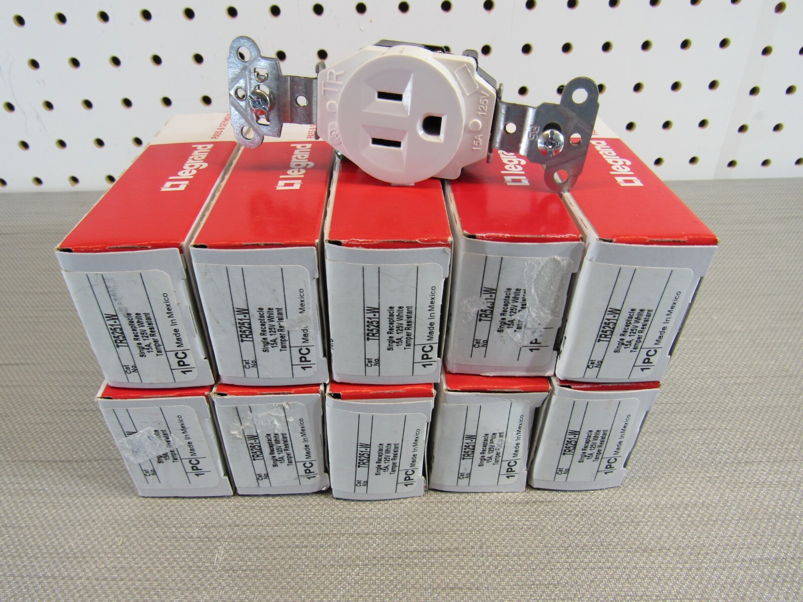 Pass & Seymour/Legrand TR5251W Single Receptacle White Lot of 10