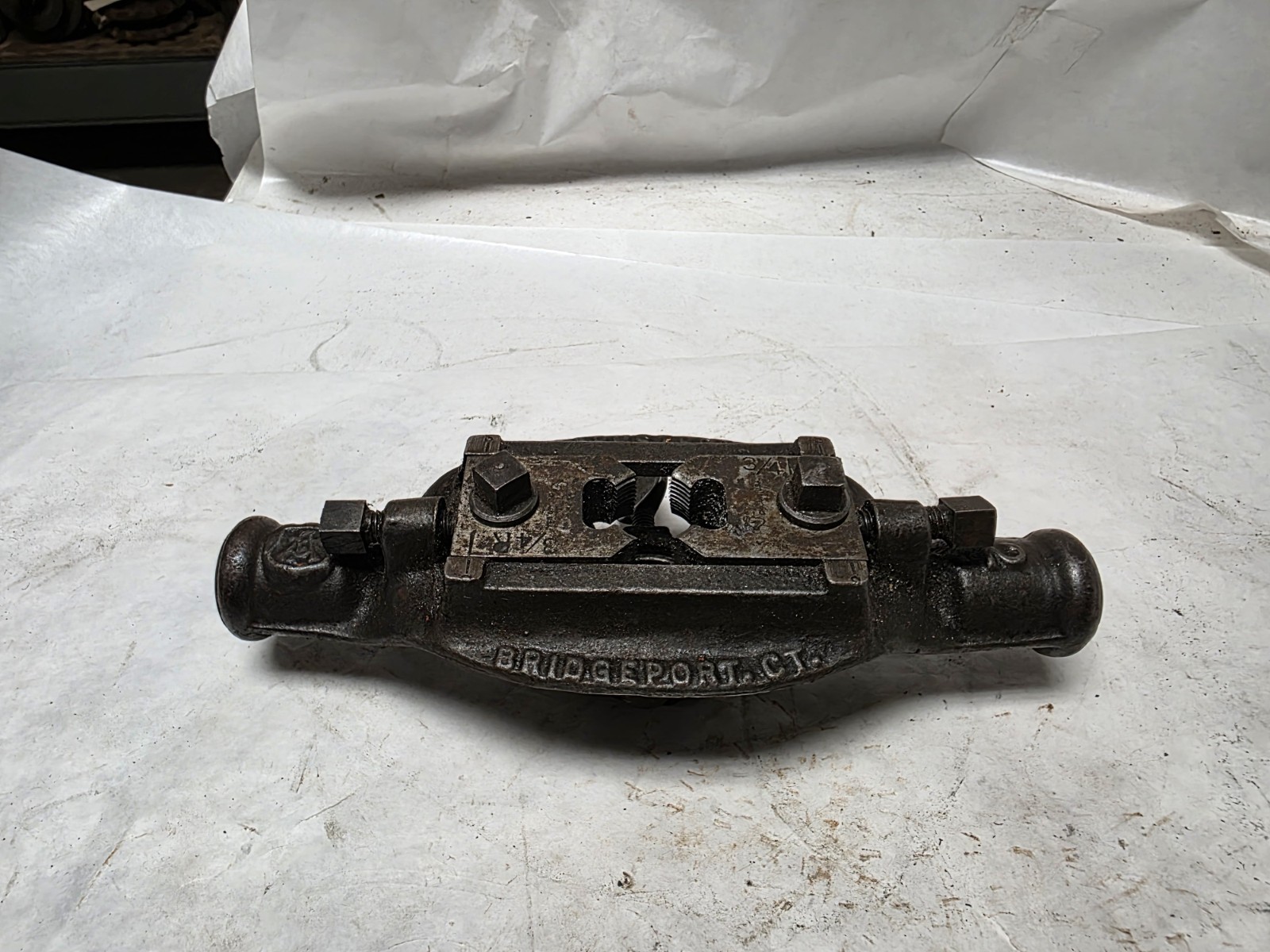 Vintage Armstrong No. 2 Adjustable Pipe Threader with 3/4" Dies