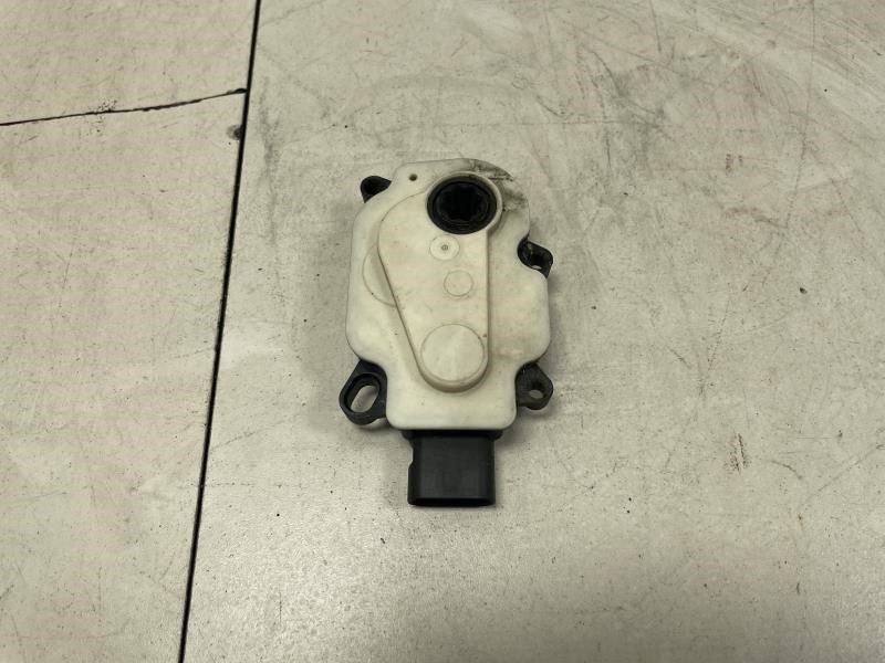 2015 FORD TAURUS SE SHUTTER ACTUATOR MOTOR OEM+