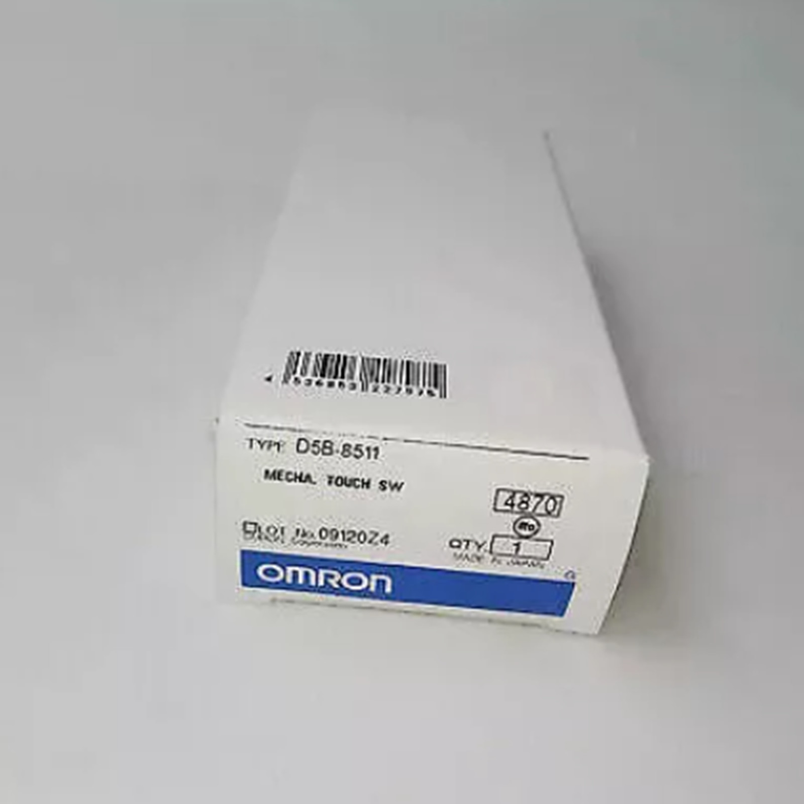 New In Box OMRON D5B-8511 Temperature Sensor
