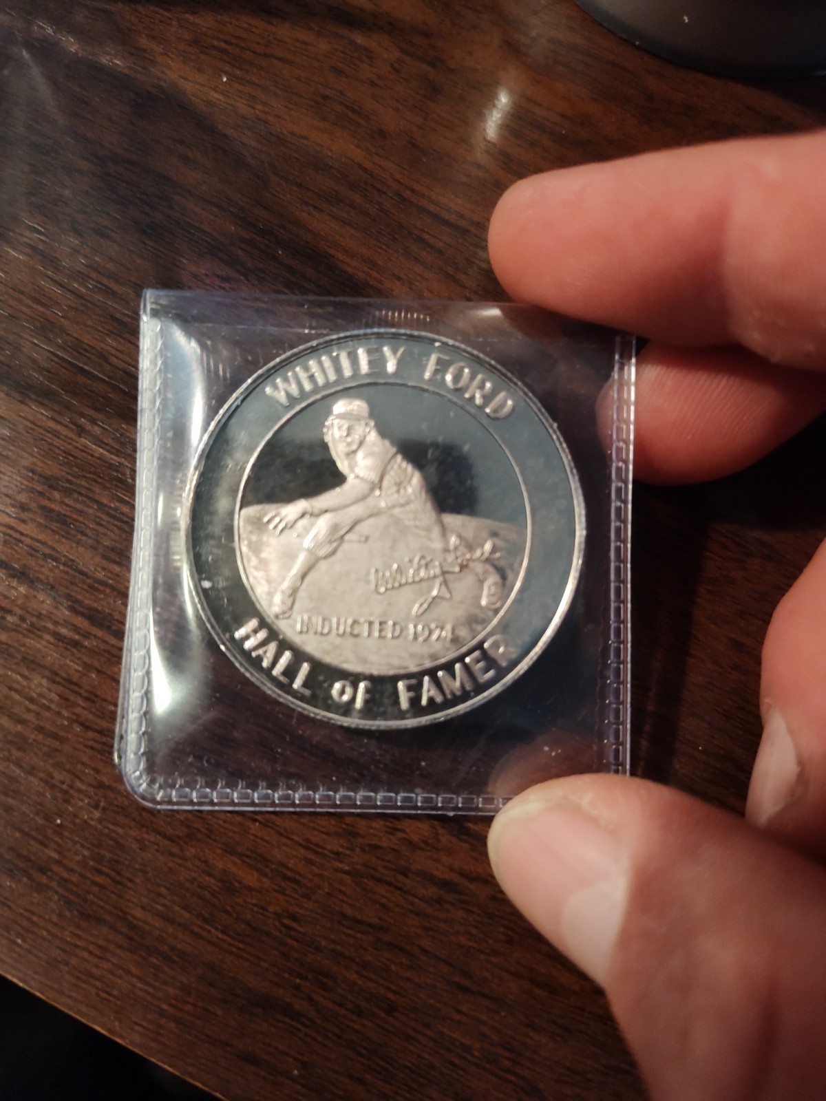 WHITEY FORD - HALL OF FAMER - One Ounce Pure .999 Silver Rnd New York Yankees