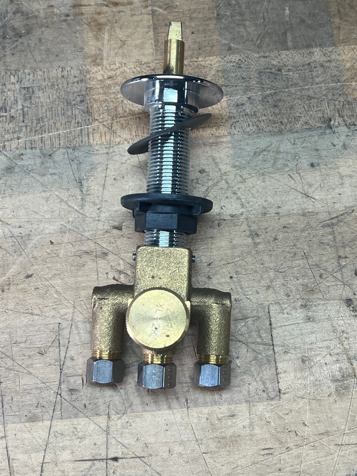ZURN XL 2K - MIXING VALVE, BRASS , SENSOR FAUCETS, P6900 ADM XL - NEW OLD STOCK
