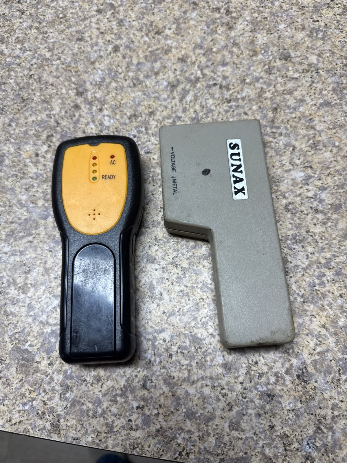 Sunax Metal Voltage Detector, Cable Pipe Wire Detection, Pipeline& Stud Finder W
