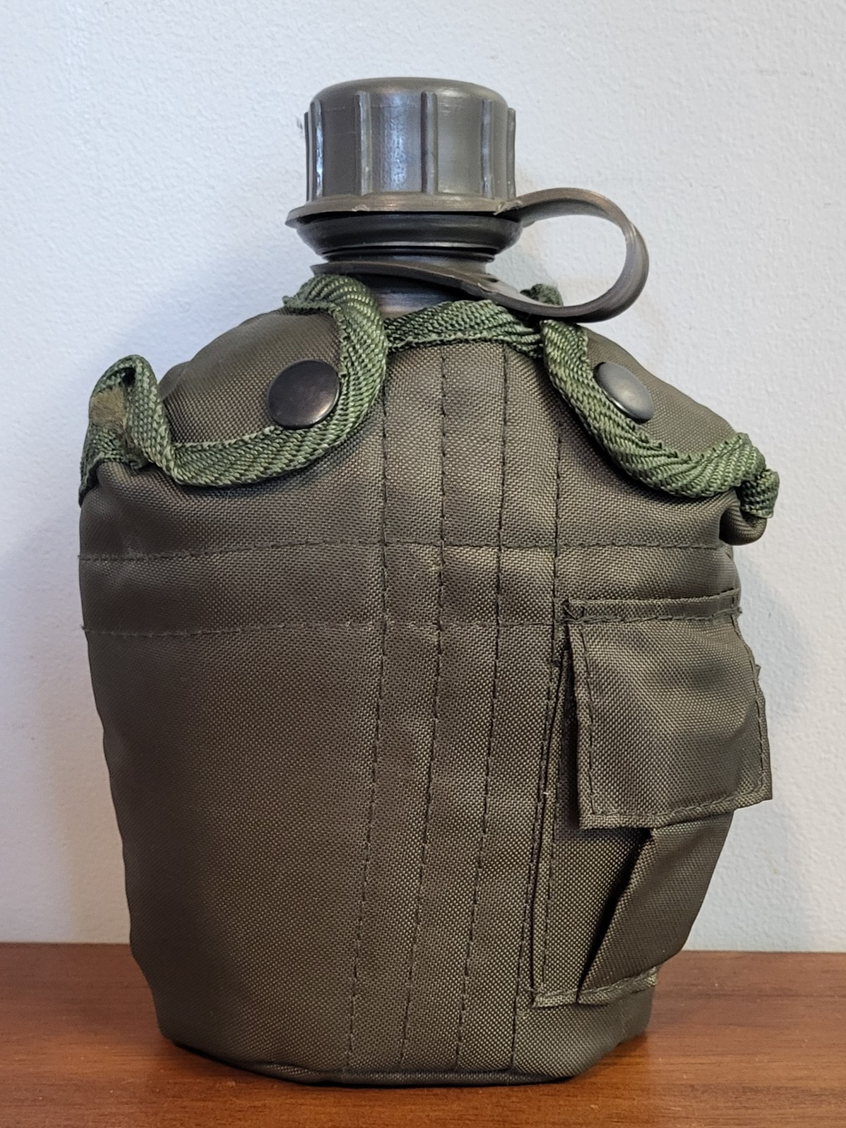 Military Style Water Flask Canteen With Mollie Hooks And Insulated Case. Plastic