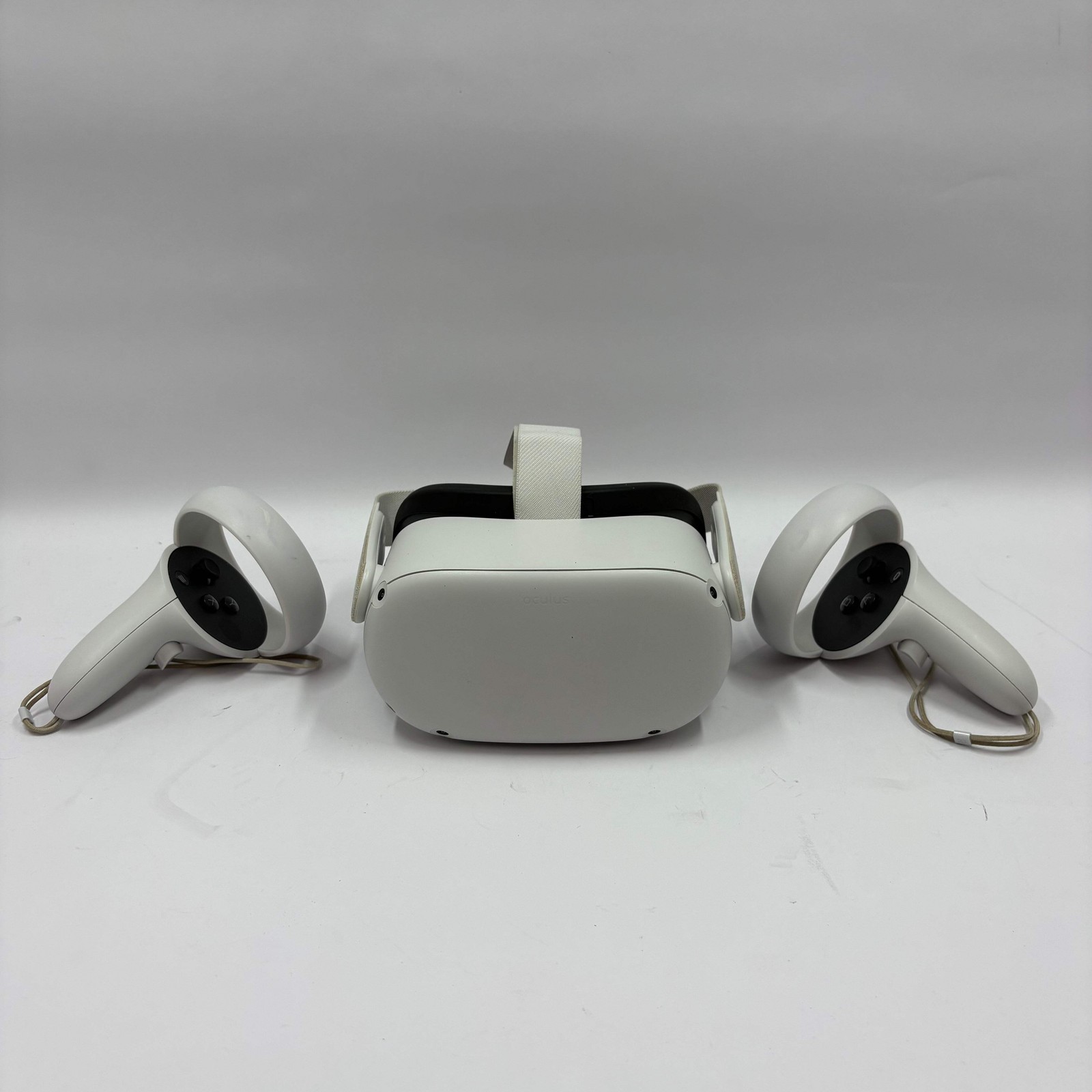 Oculus Quest 2 64GB Standalone All-in-One VR Headset KW49CM