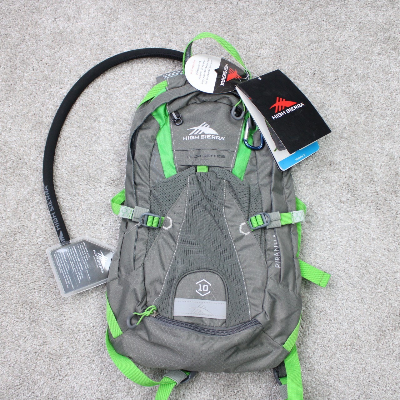 High Sierra Hydration Backpack NWT Gray/Green Piranha 10 Tech Series Padded Bag