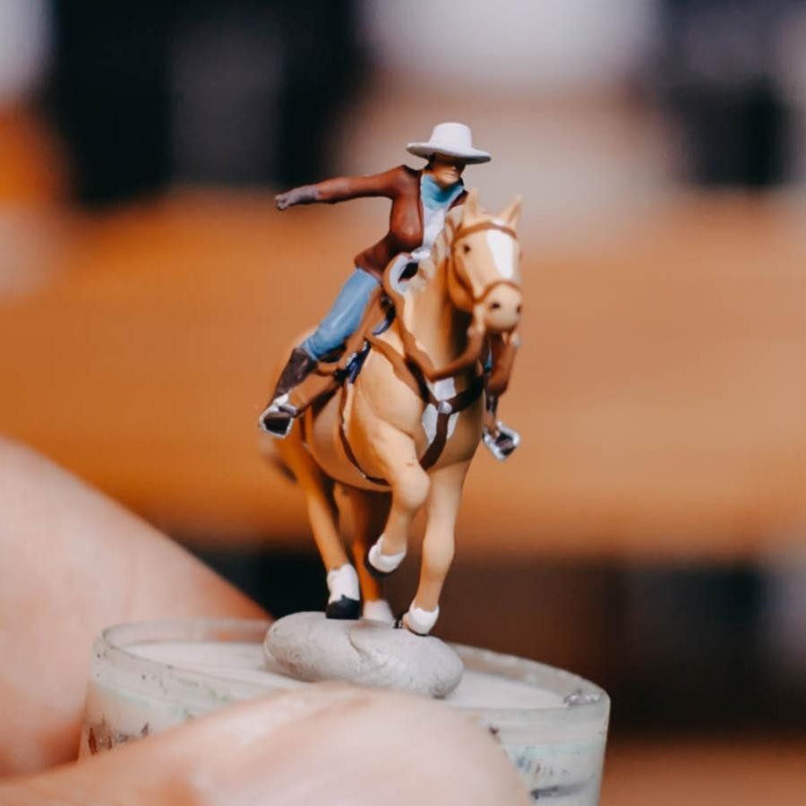 NEW Miniature Cowboy on Horse Figure v.1 (1/87) Diorama Resin Gift – No Preiser