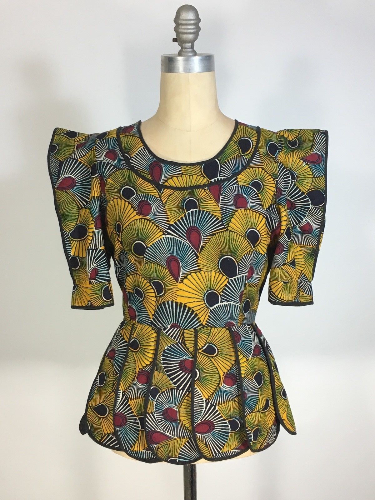 Vintage ? Skilled seamstress-made AFRICAN KITENGE PRINT style top blouse shirt