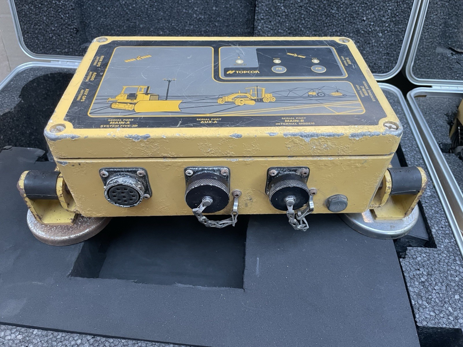 TOPCON SYSTEM FIVE 9901 GPS MACHINE CONTROL BOX 3DMC INCLUDING DISPLAY UNIT 9168