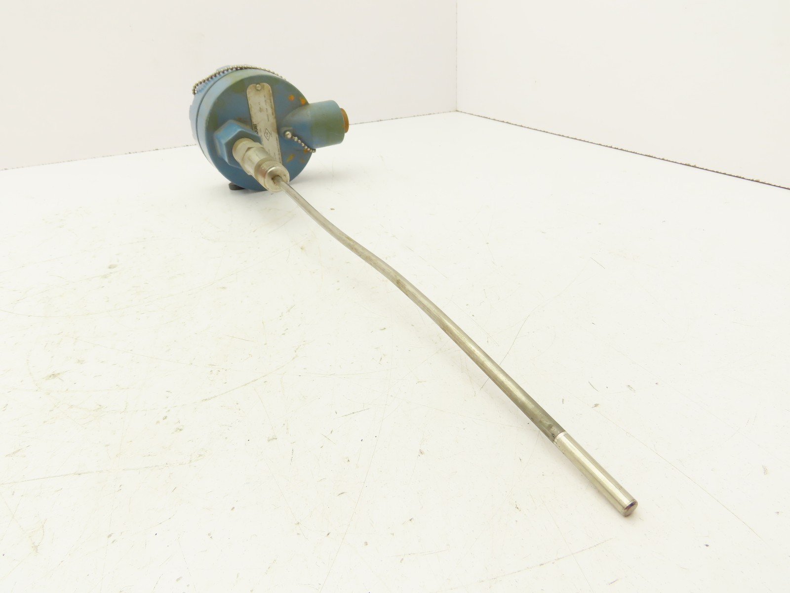 Rosemount 68 Temperature Sensor 12" Probe CF6-TE/TW-3305 Explosion Proof Head