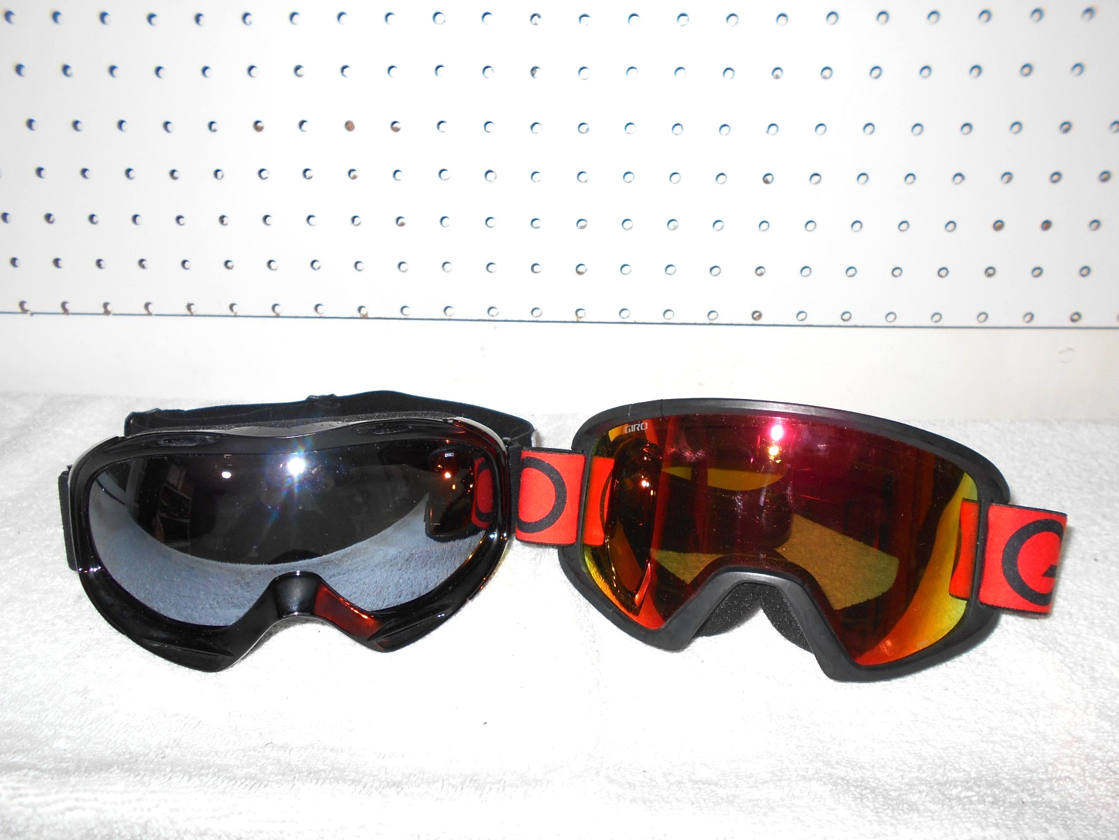 2 PAIRS! GIRO & OUTDOOR MASTER ADULT MIRRORED LENS SKI GOGGLES LOT