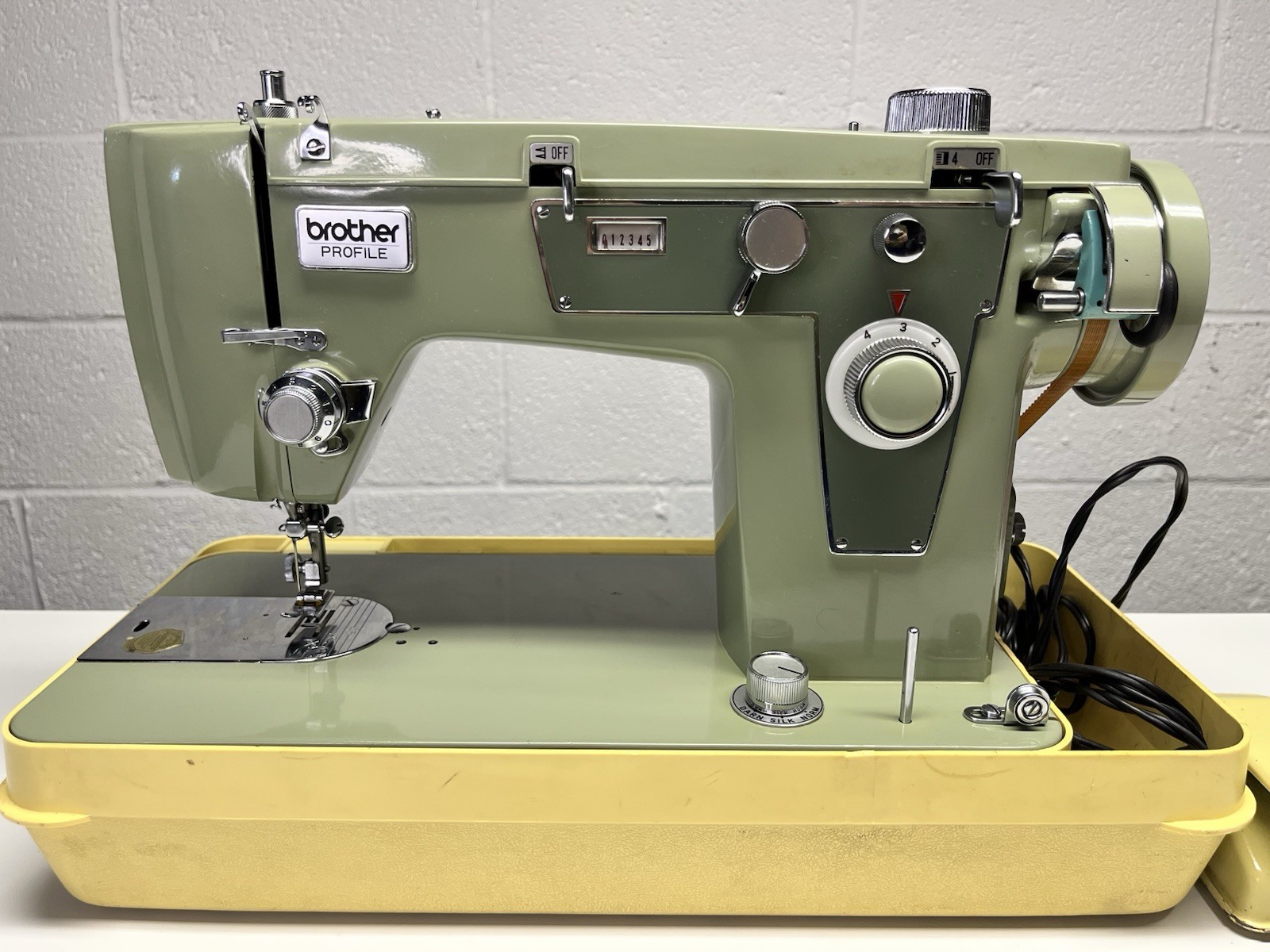 Vintage Brother PROFILE Heavy Duty Sewing Machine Pedal Case AccessoriesSERVICED