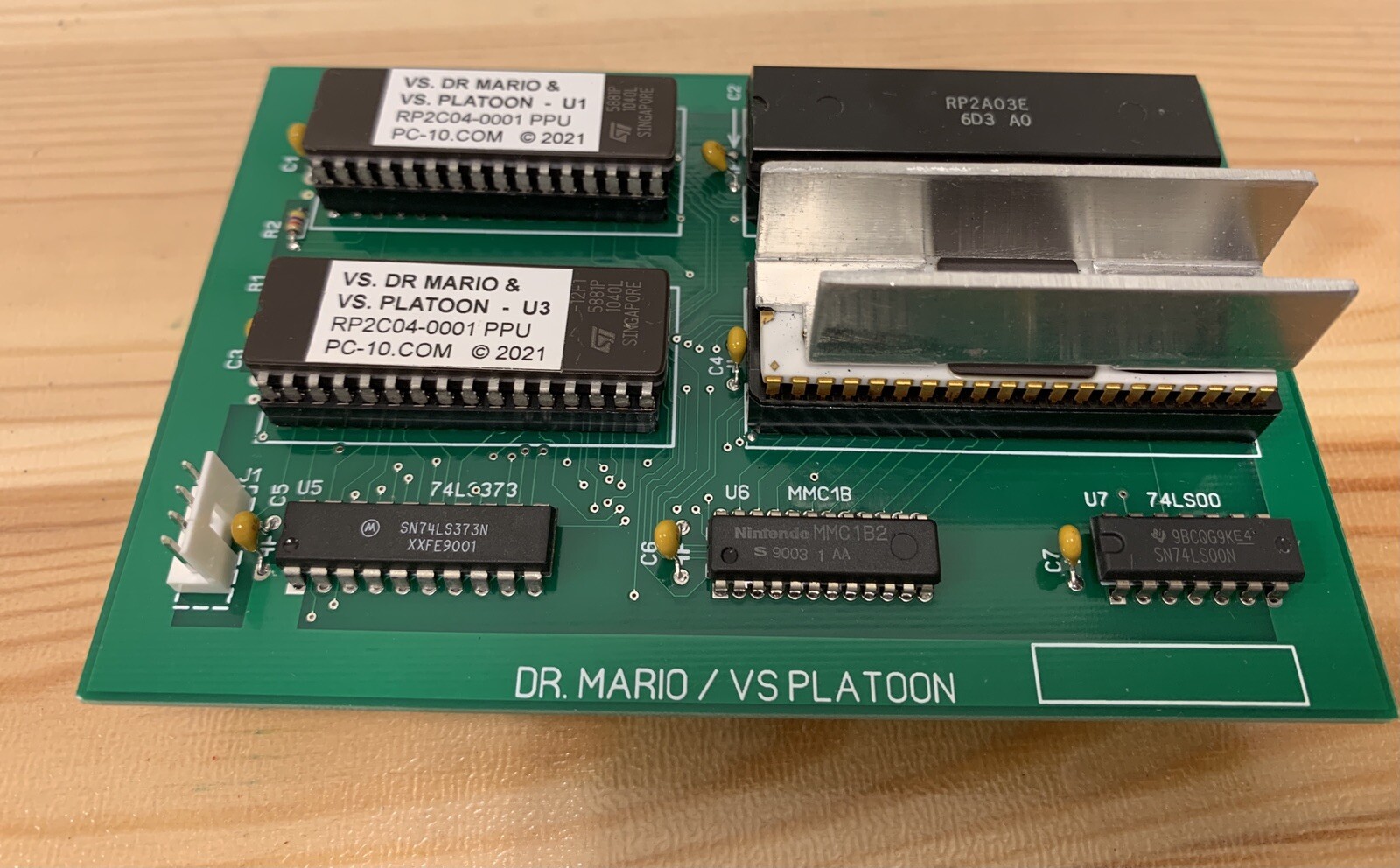 New Nintendo VS Dr. Mario  And VS Platoon Daughtercard. With CPU And PPU.