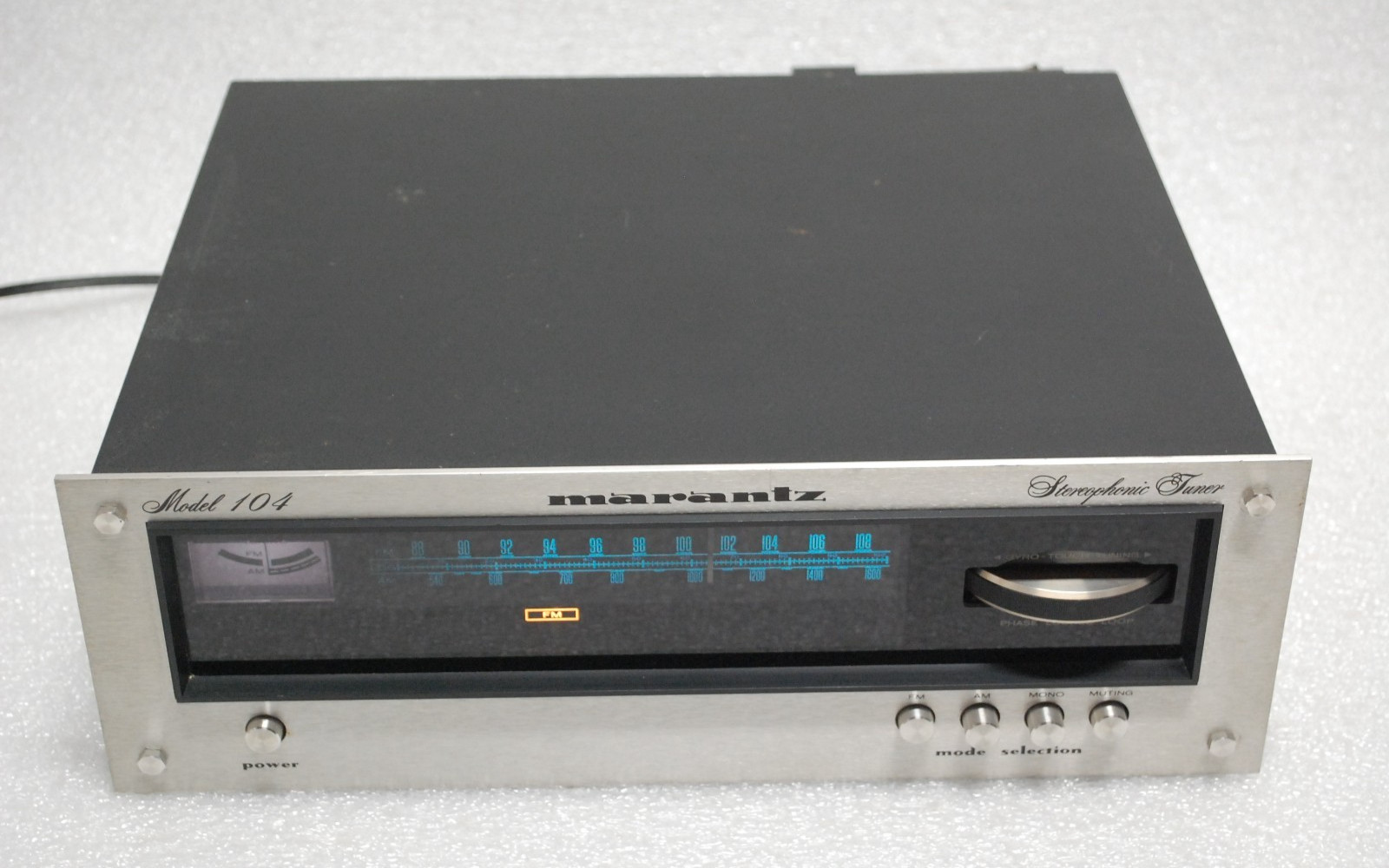 Marantz Model 104 Stereophonic Tuner, AM/FM, Analogue, mid-1970's Vintage