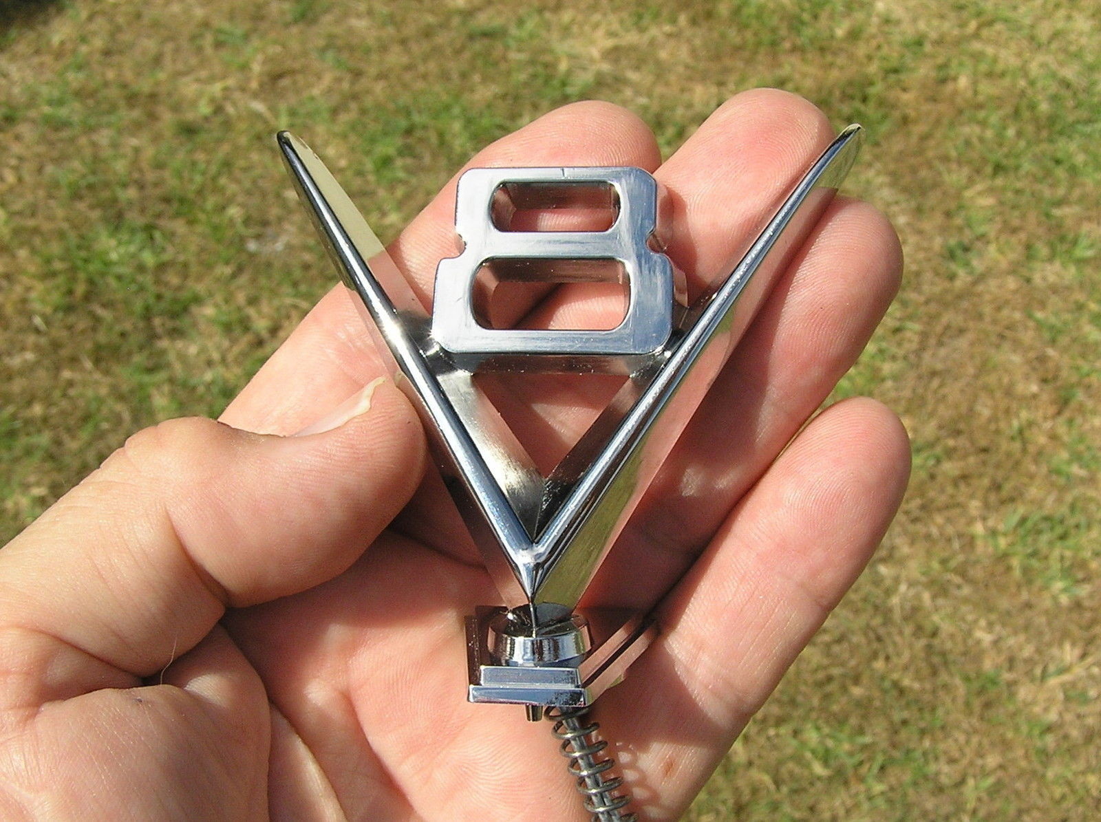 V8 HOOD ORNAMENT METAL EMBLEM Chrome Badge *NEW suit FORD Hotrod Ratrod Kustom