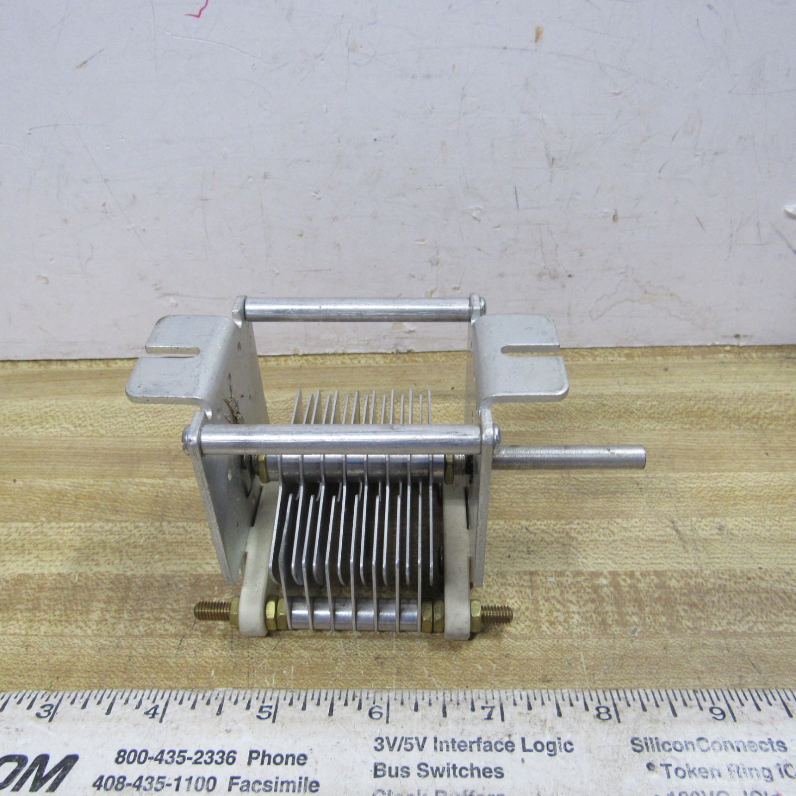 VARIABLE CAPACITOR 100 pF 12 to 101 pF 1/4 inch shaft TRANSMITTING