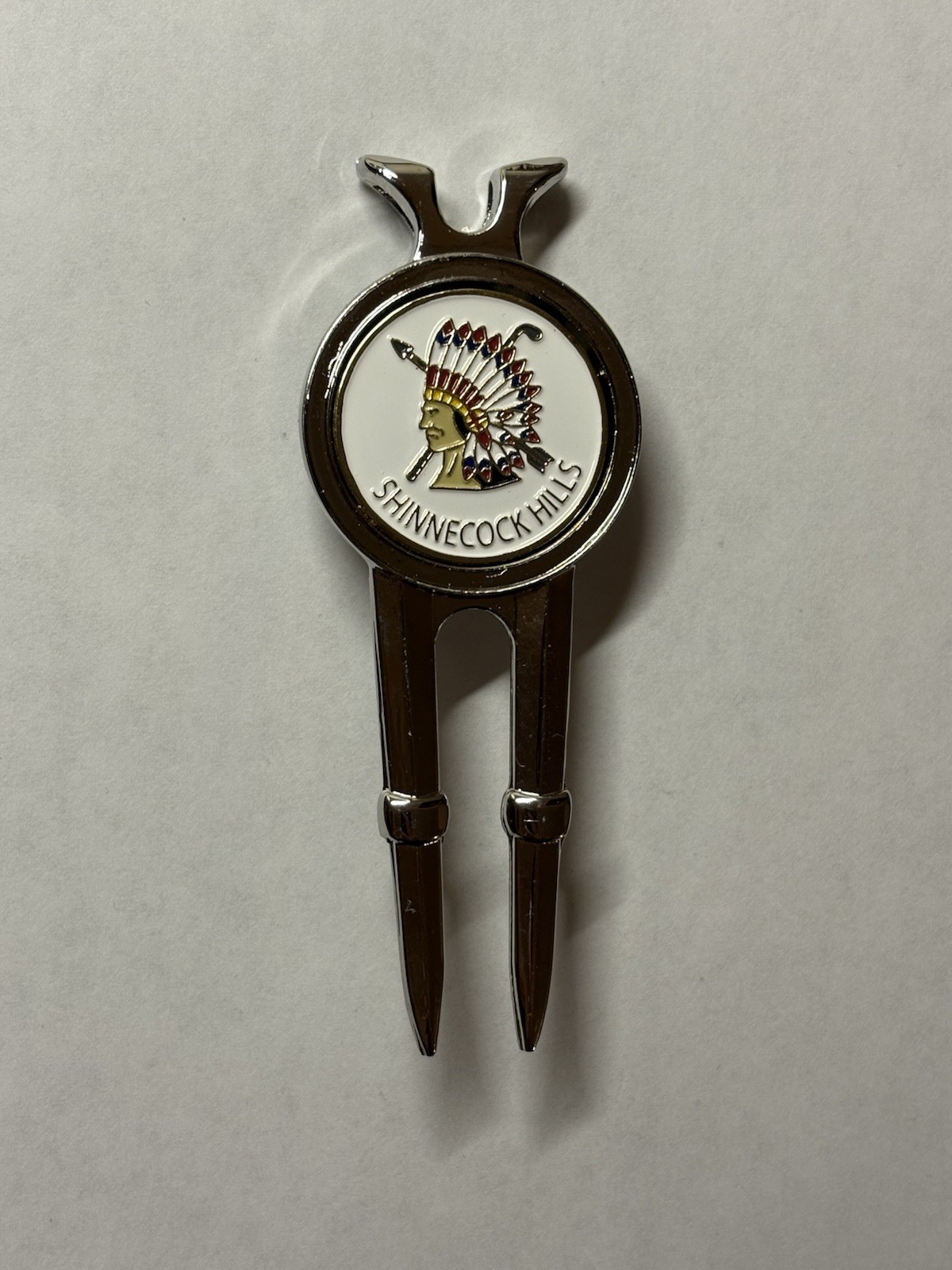 Shinnecock Hills Golf Club Authentic Members Divot Tool & 1" Coin Golf Marker