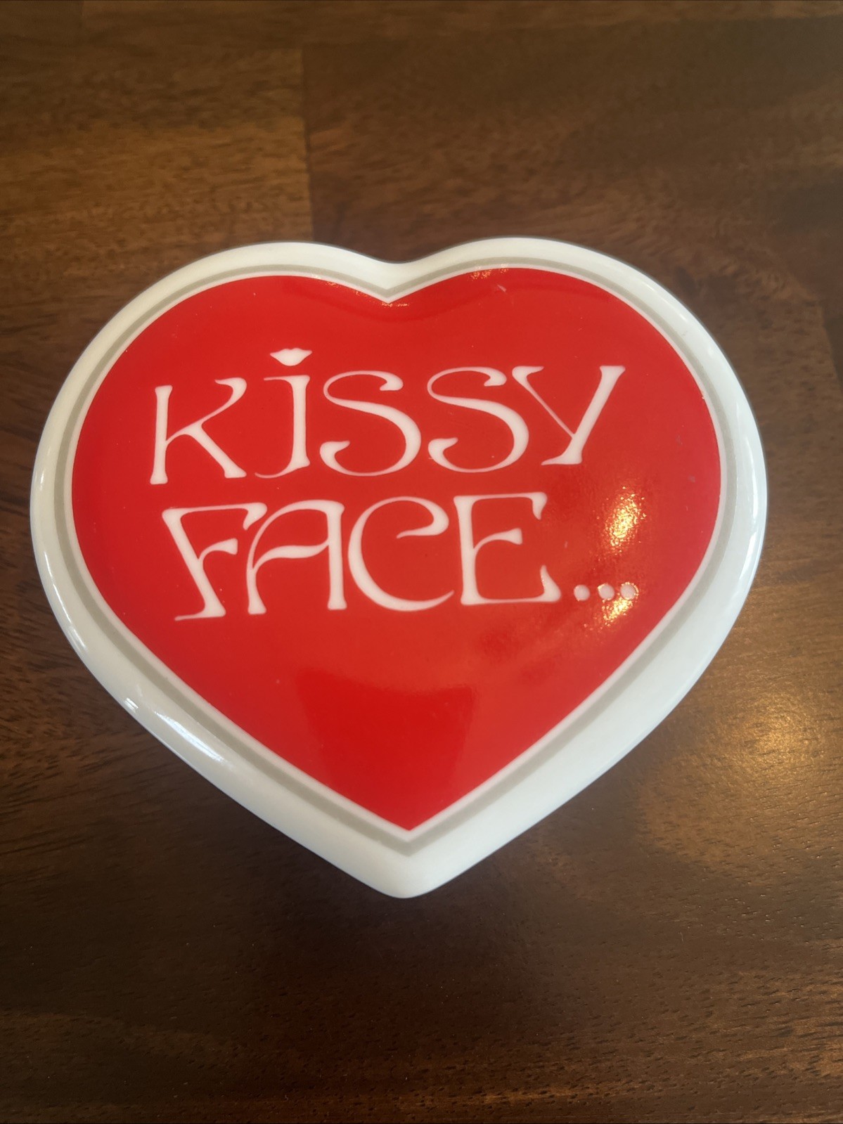 Kissy Face Valentines 2 Piece Ceramic Jewelry Trinket Box Made In Japan