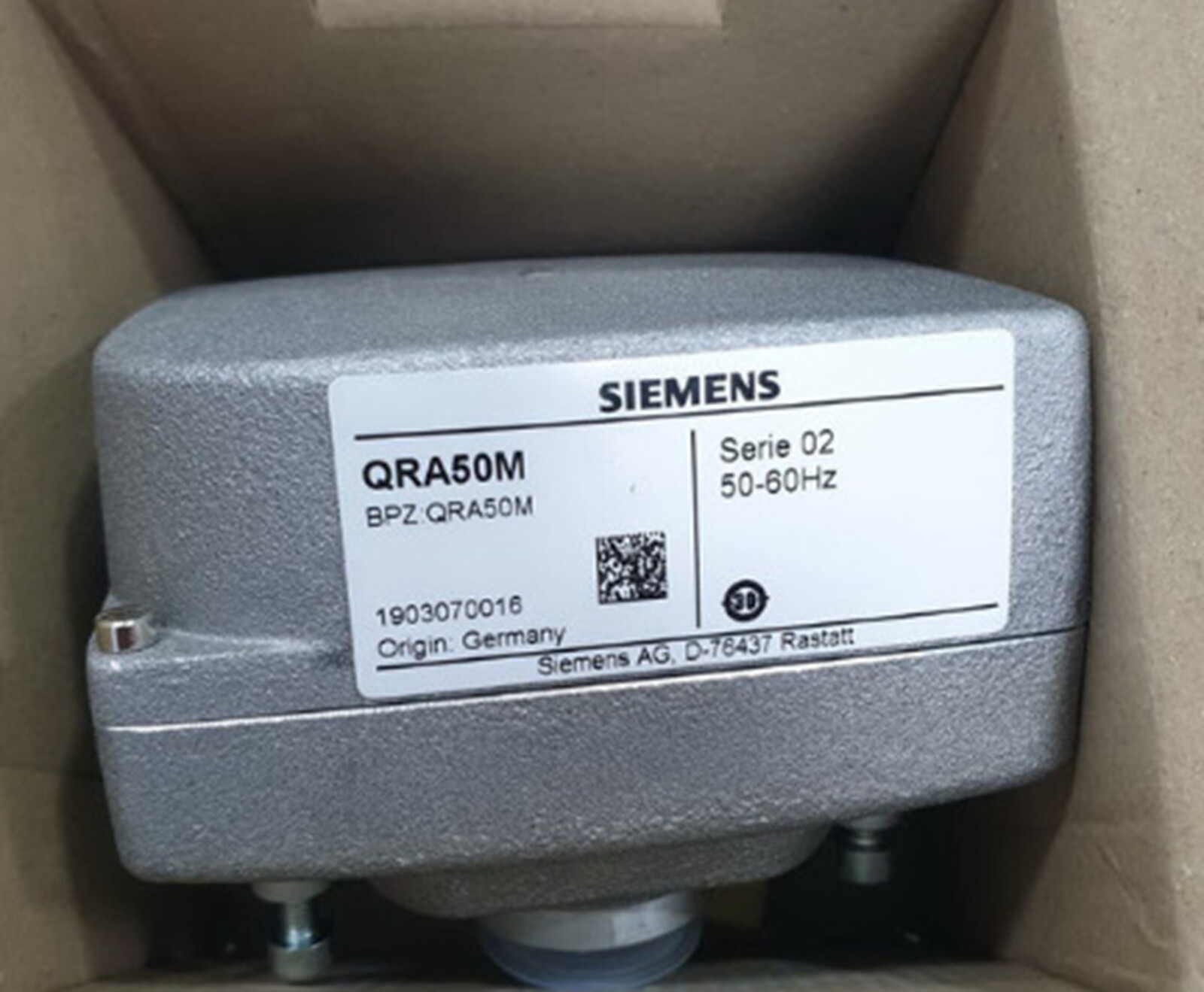 NEW SIEMENS QRA50M Burner Flame Sensor Flame Detector