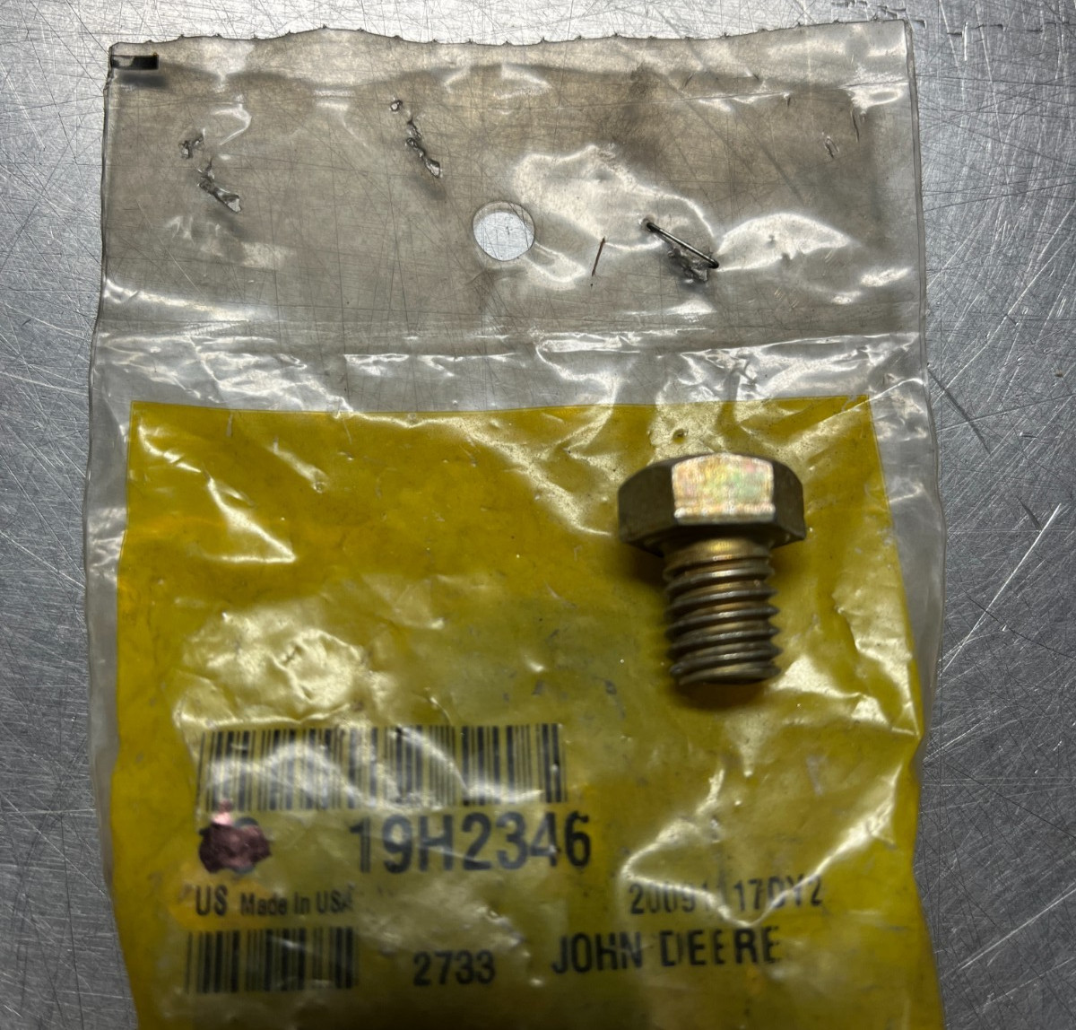 19H2346   GENUINE  OEM  John Deere   BOLT