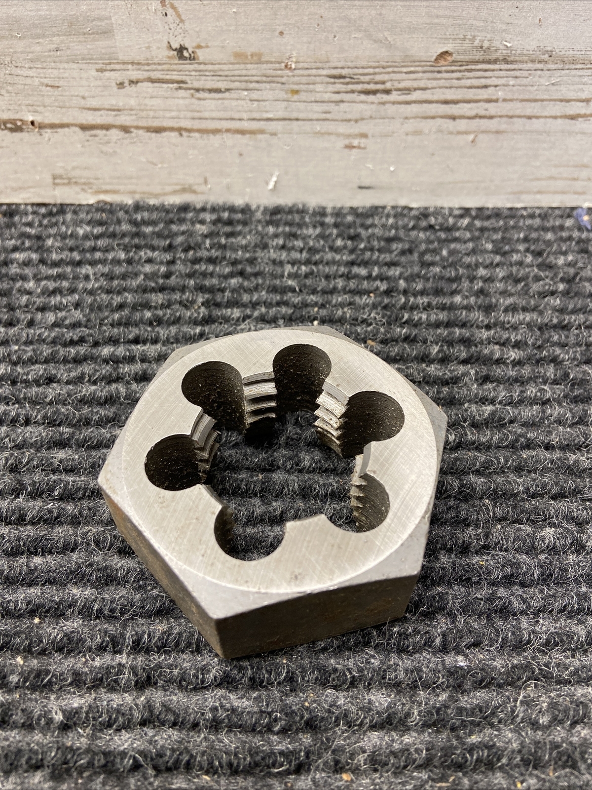 Used DTC 1-3/8"-6 Hss Adjustable Round Split Die Chase