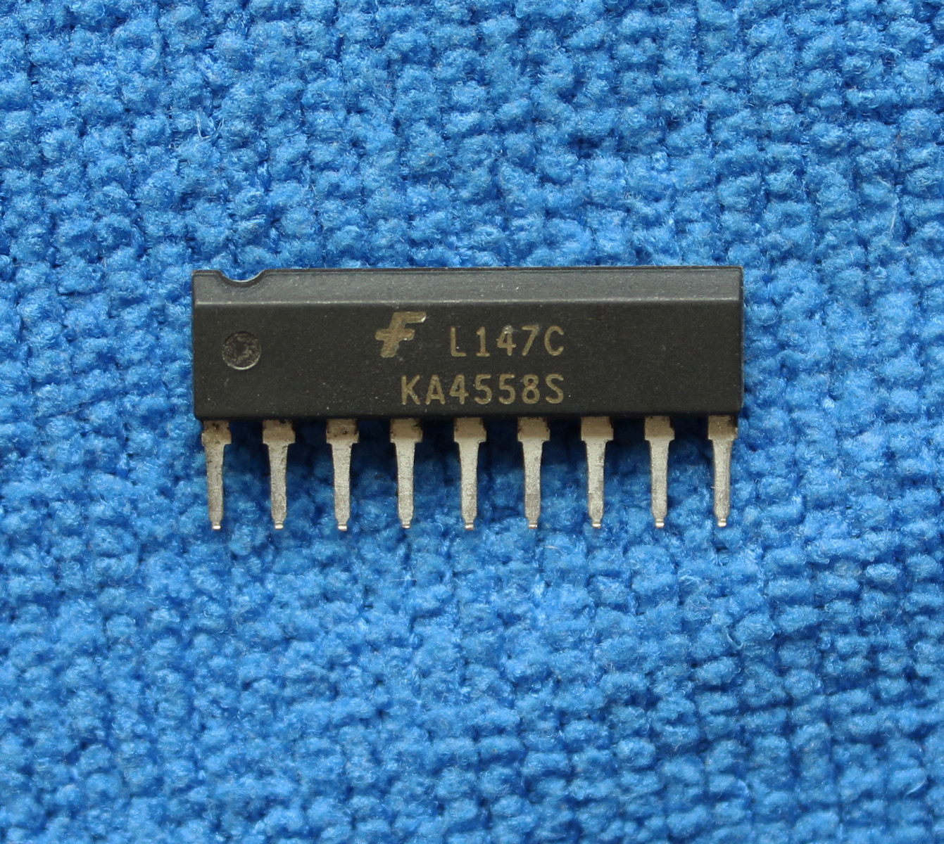 10pcs KA4558S Dual Operational Amplifier SIP9