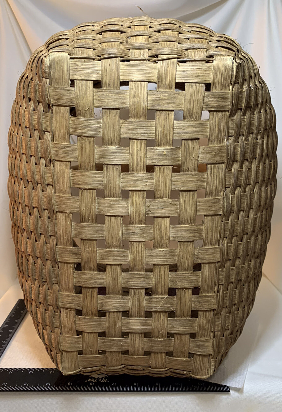Vintage Splint Decorative Basket with Carved Handle Dyed Curl Design